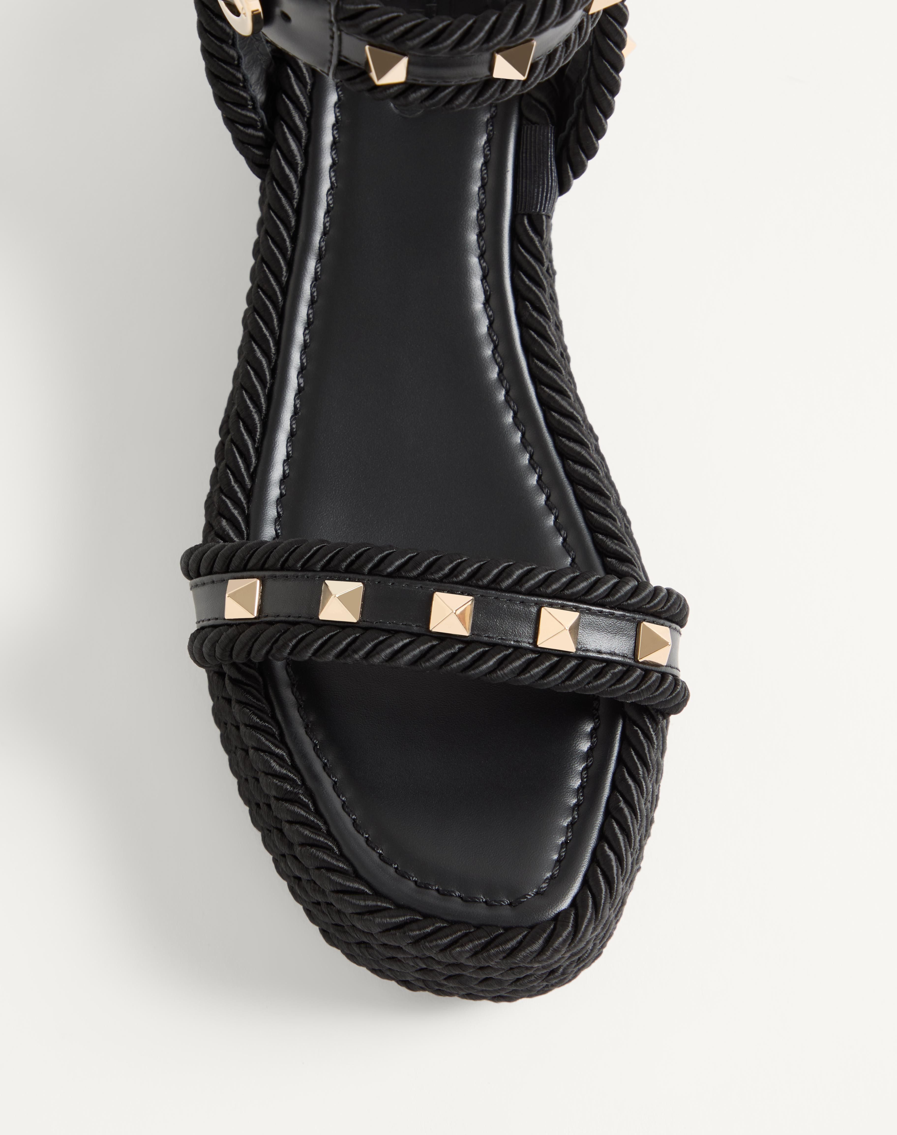 ROCKSTUD FLATFORM SANDAL IN CALFSKIN 45MM - 6