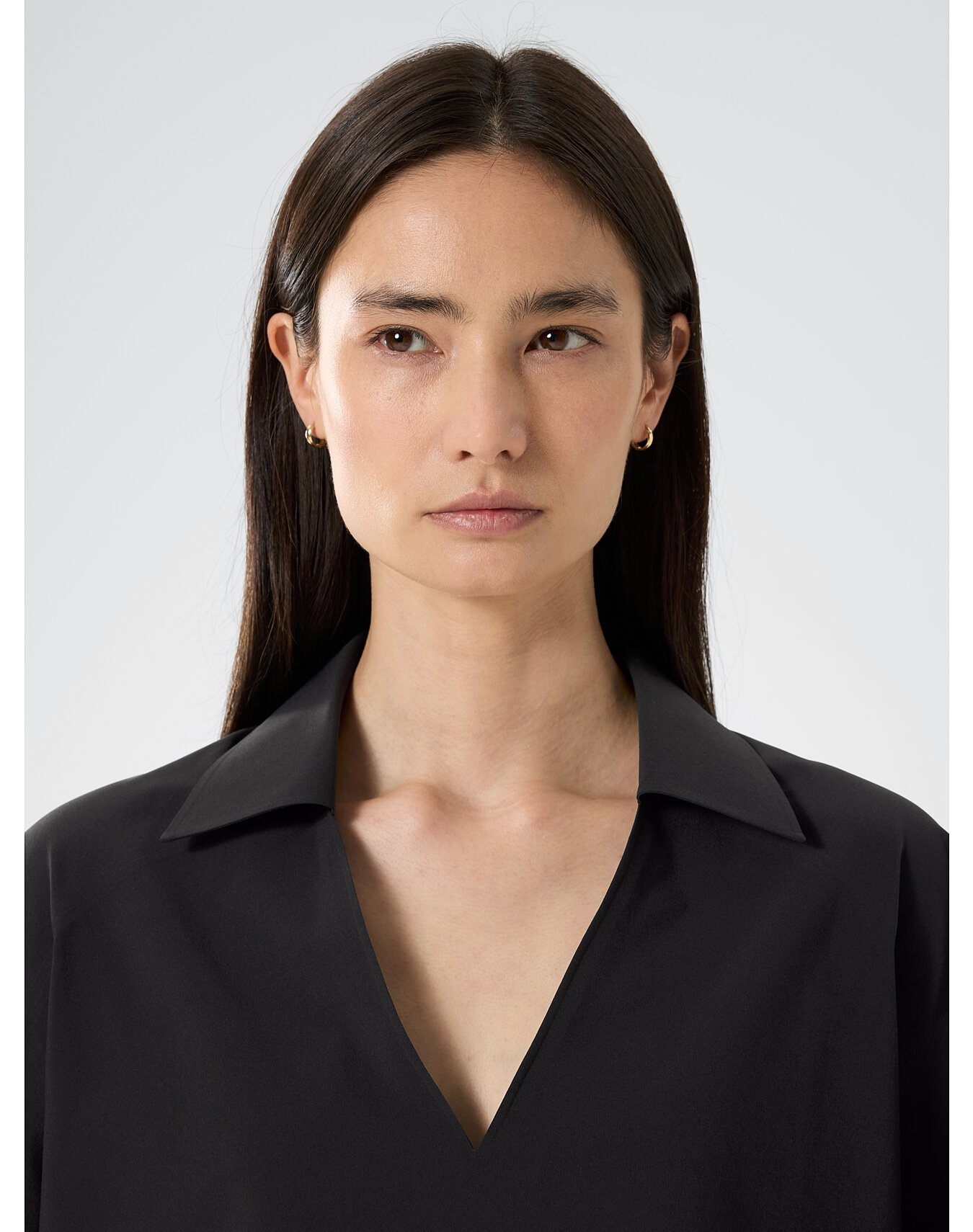 Eave V-Neck Shirt - 7