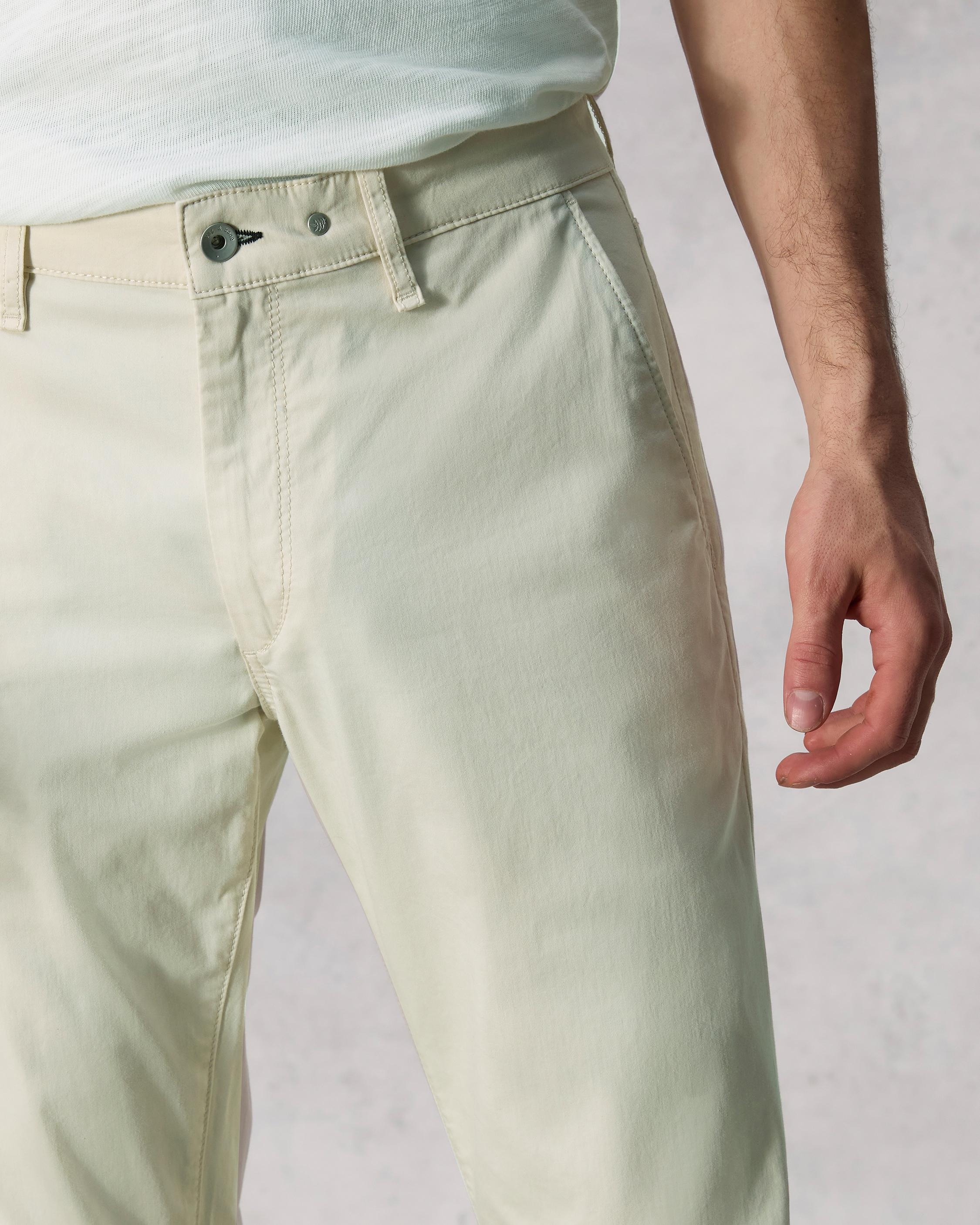 Standard Cotton Chino
Classic Fit - 6