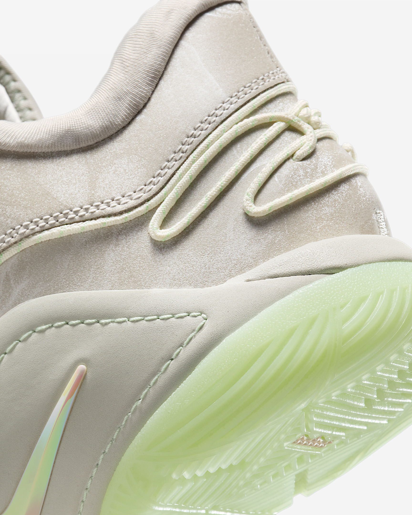 LeBron XXII Basketball Shoes - 8
