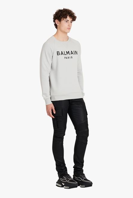 Light gray eco-designed cotton sweatshirt with black Balmain Paris metallic logo print - 7