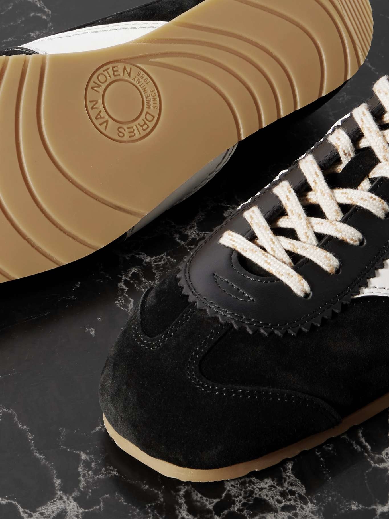 【Dries Van Noten】 スエードローカットスニーカー ブラック Suede and leather sneakers in black - Dries Van Noten
