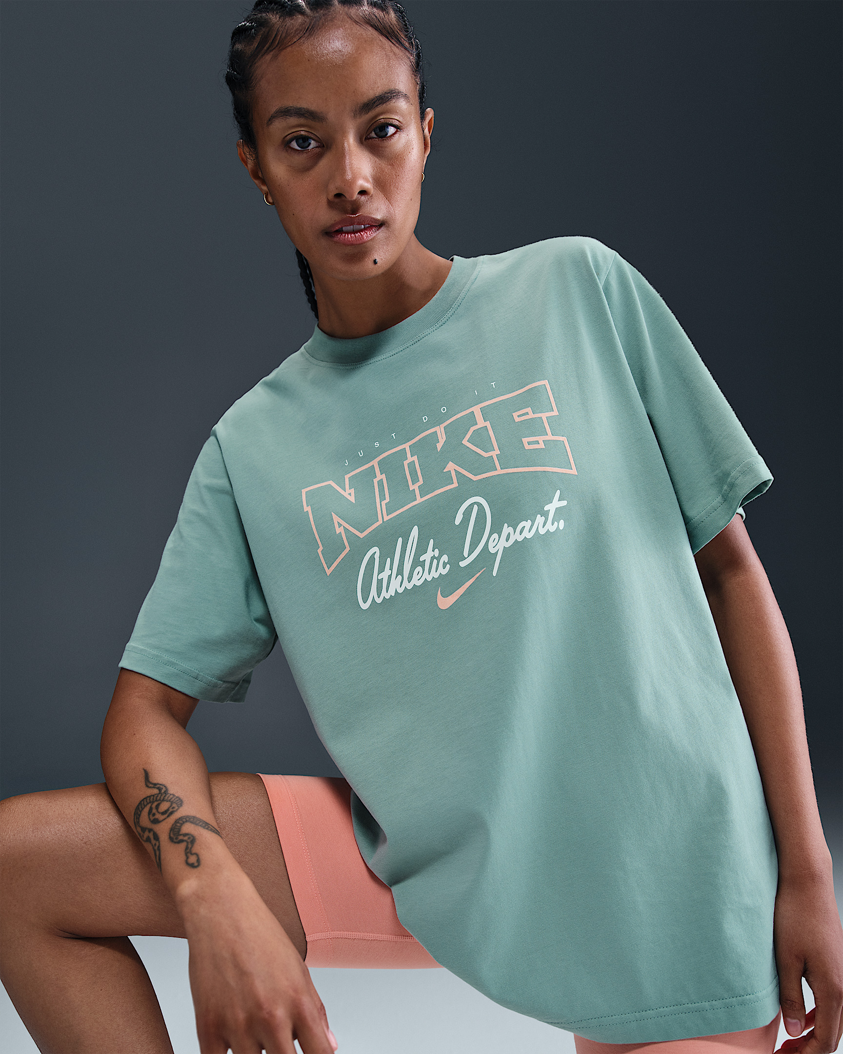 Nike Sportswear Women's Loose Short-Sleeve Graphic T-Shirt - 3