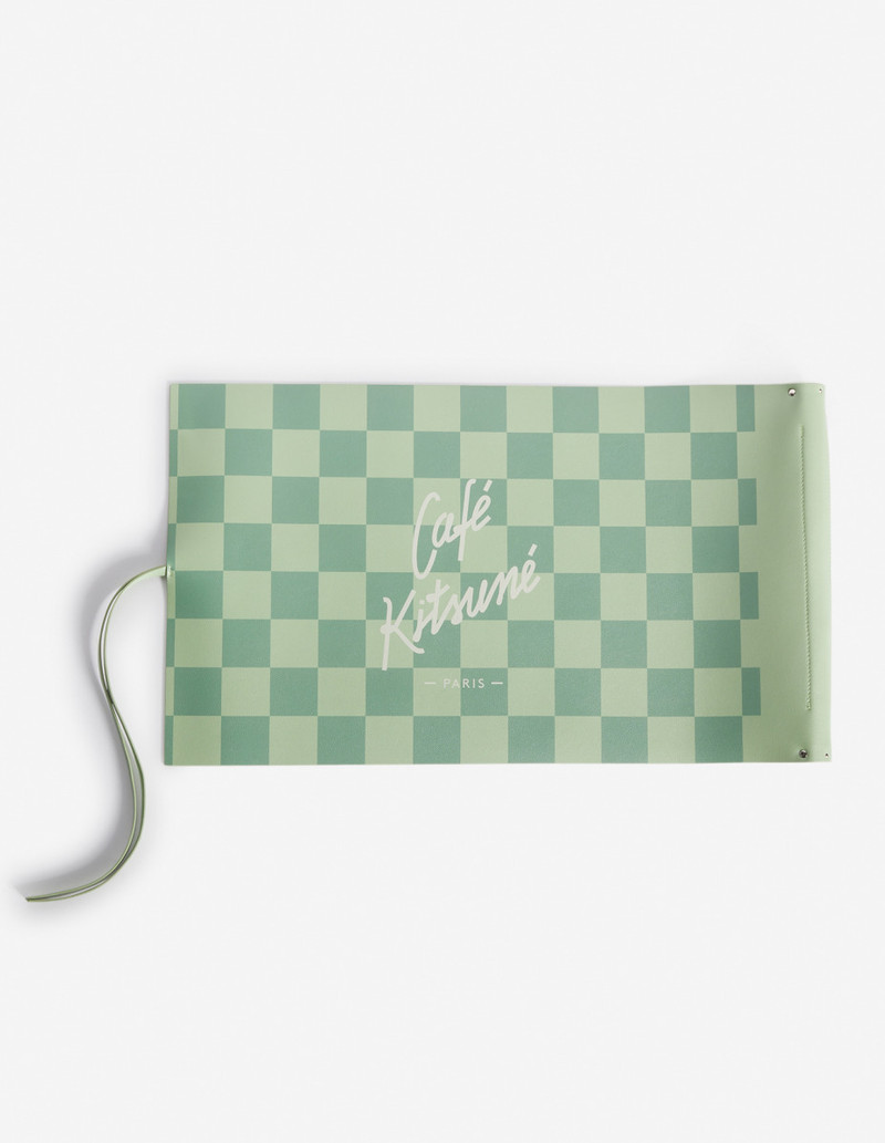 CAFE KITSUNE NOMAD BACKGAMMON GAME 4