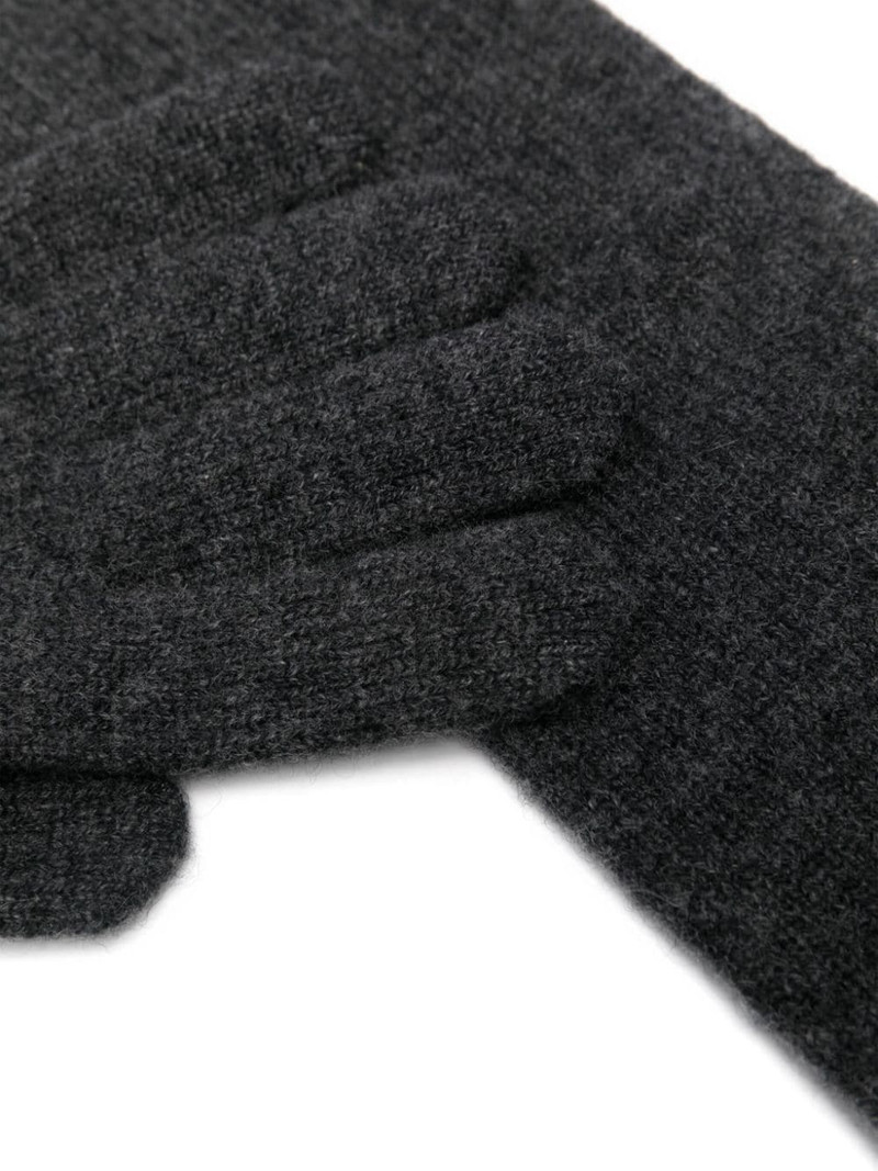 Max Mara cashmere gloves outlook
