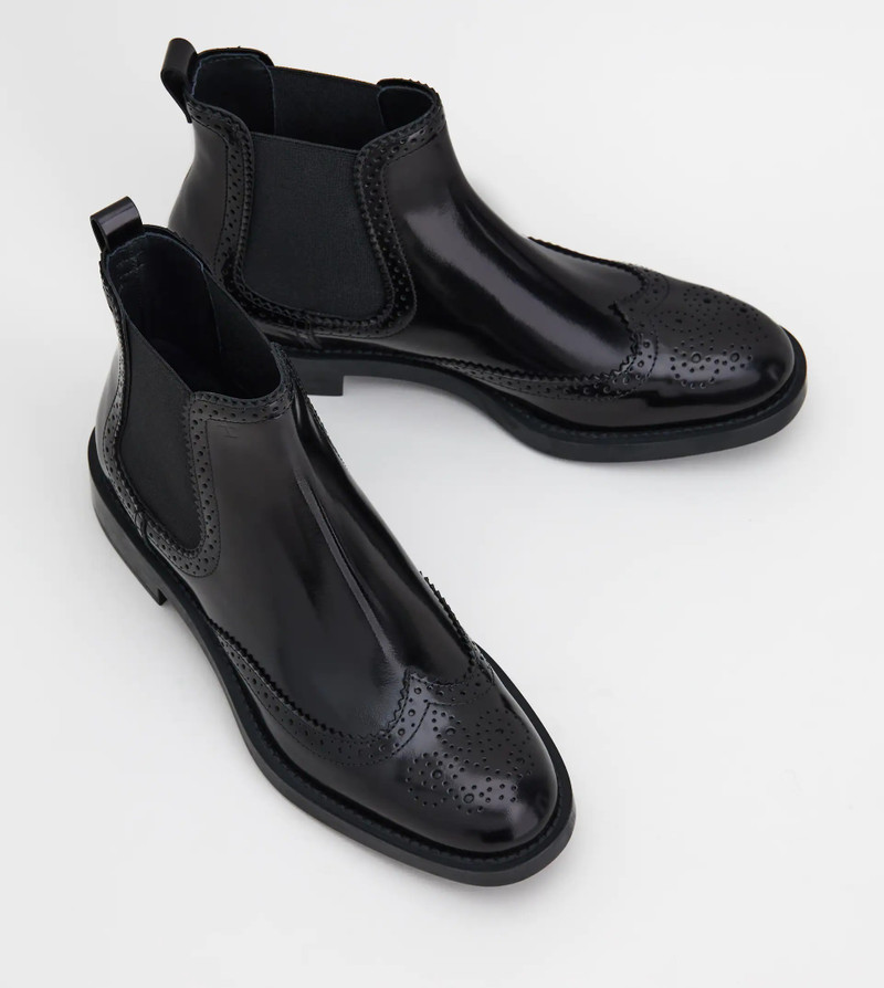 Tod's ANKLE BOOTS IN LEATHER - BLACK outlook