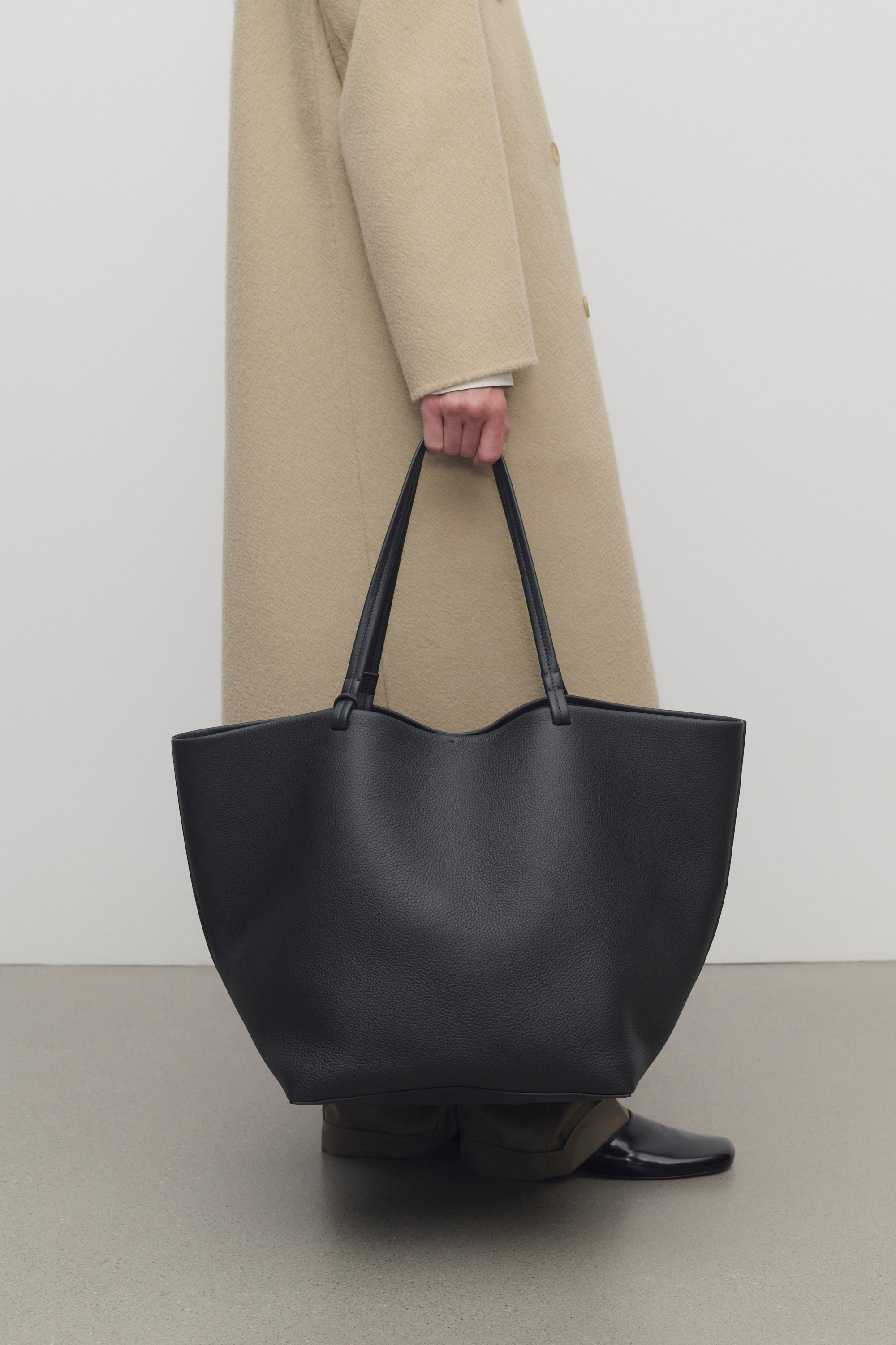 XL Park Tote Bag in Leather - 5