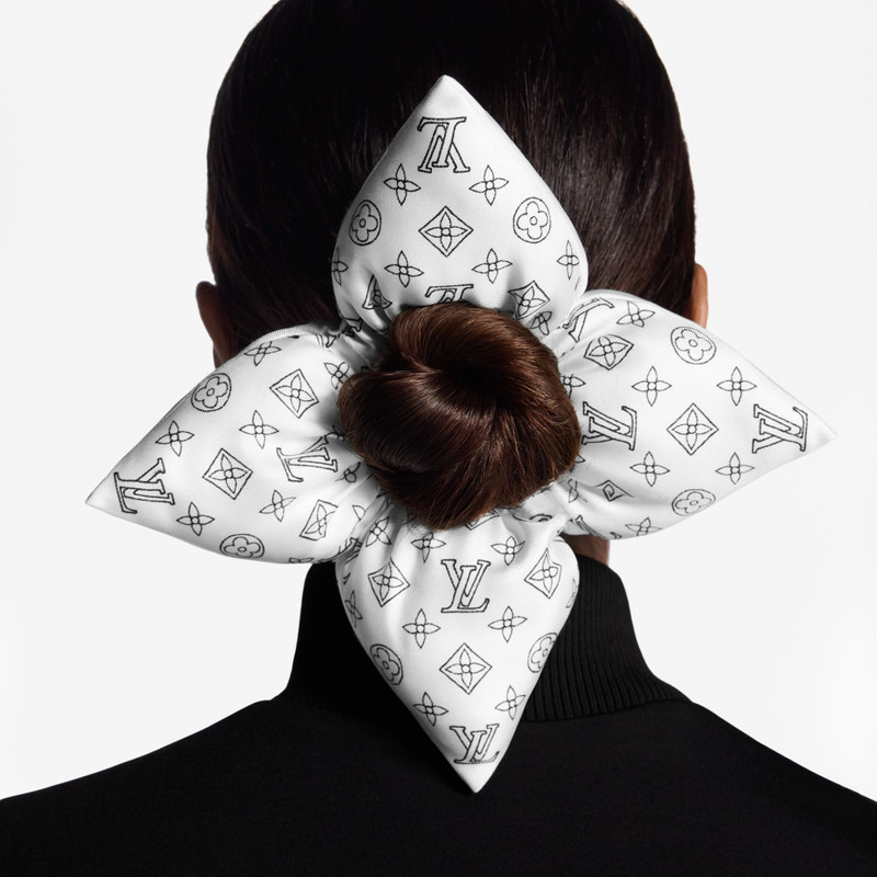 Fleur Pique Scrunchy 5