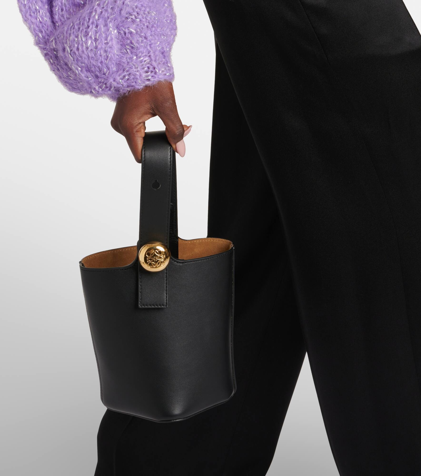 Pebble Mini leather bucket bag - 7