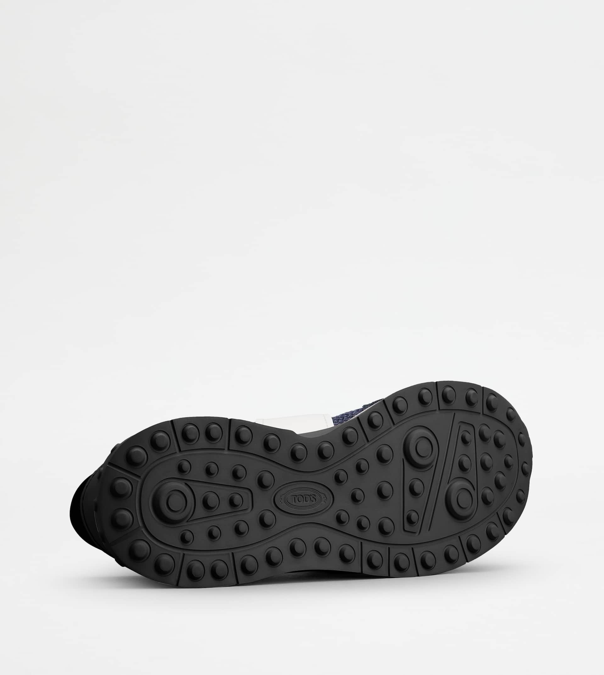 SNEAKERS IN LEATHER AND TECHNICAL FABRIC - BLUE - 4