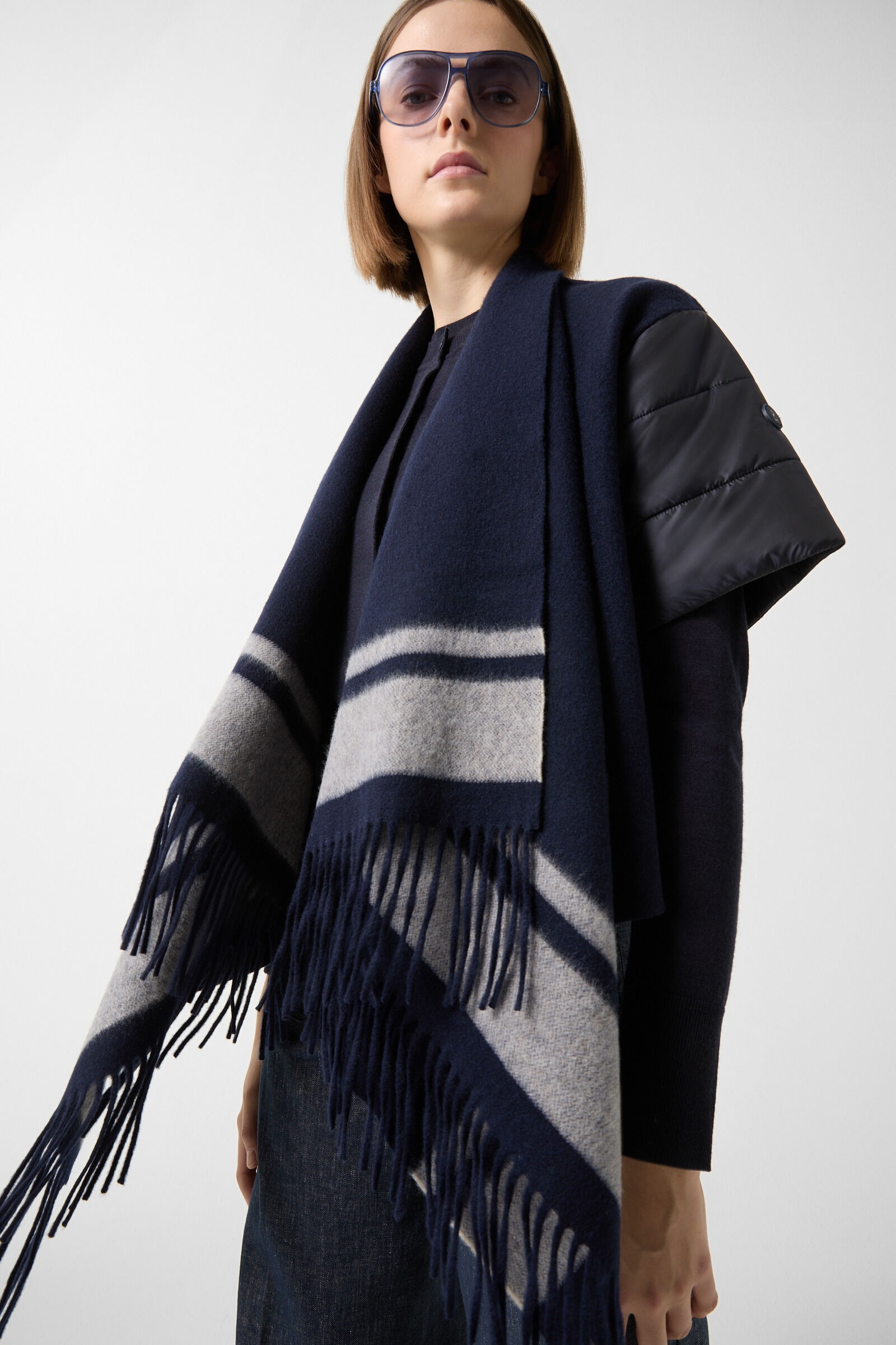 Nica Poncho jacket in Navy blue 5