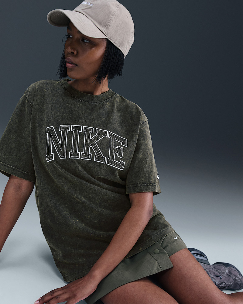 Nike Sportswear Classics Women's Loose T-Shirt 3