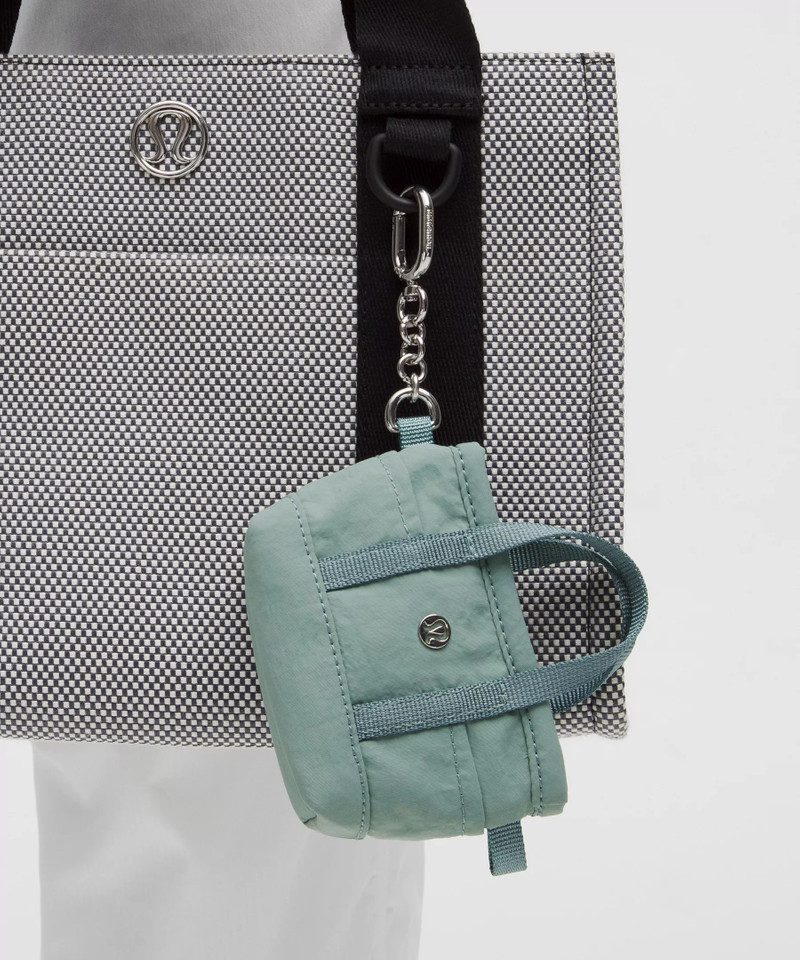 lululemon Daily Multi-Pocket Nano Tote Bag outlook
