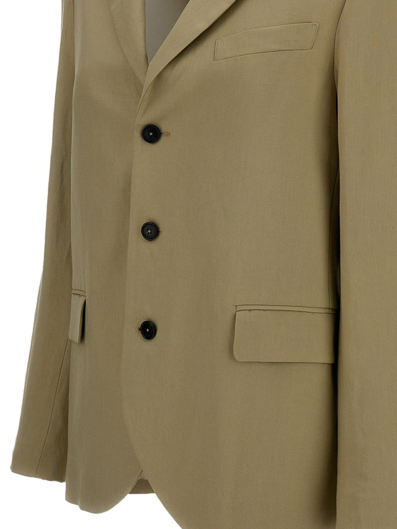 buttoned jacket 3