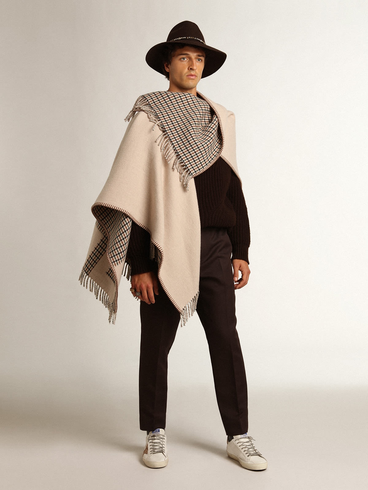 Poncho in double face cream-colored wool with check pattern and lettering - 5