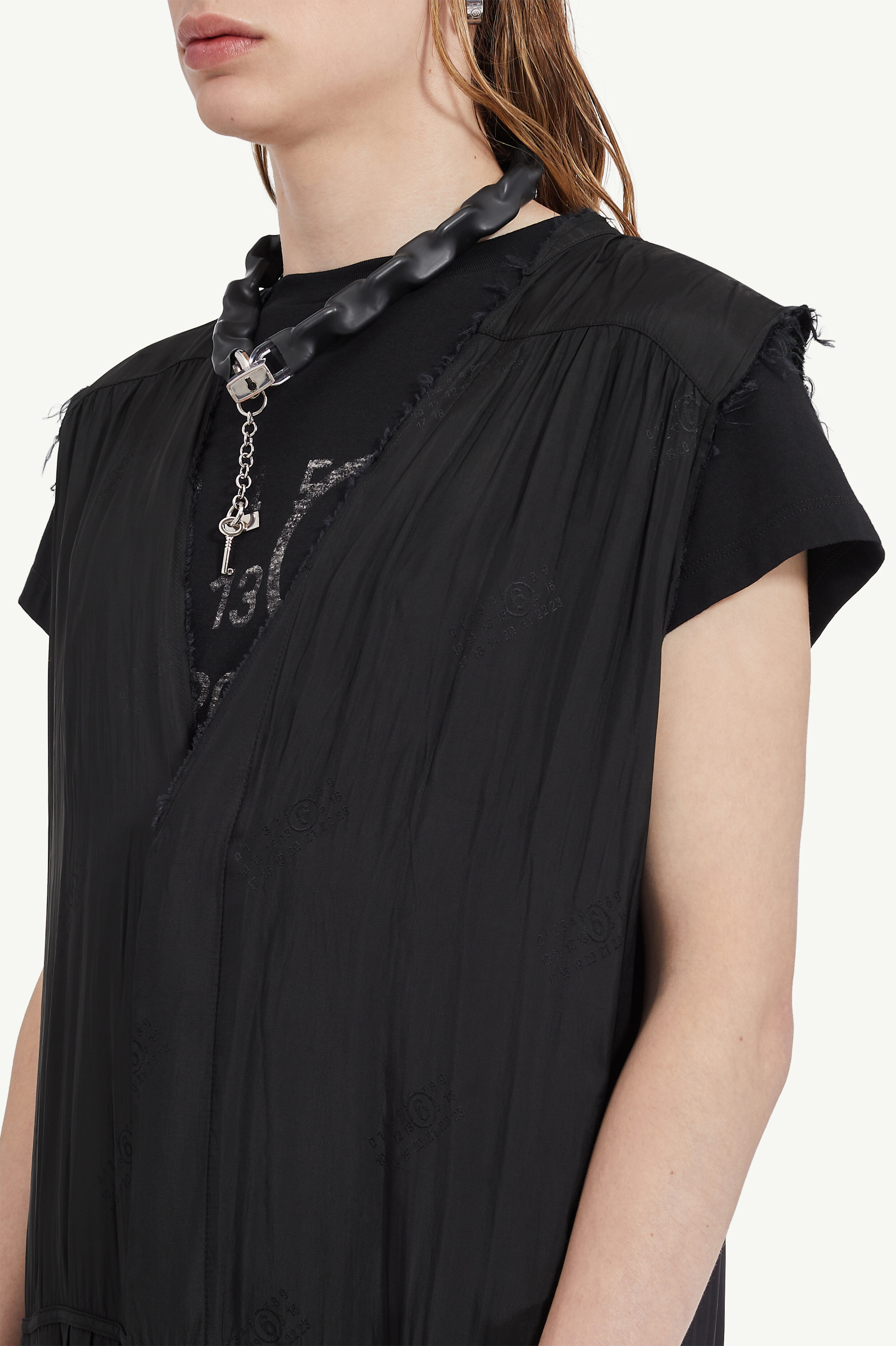 Short-sleeve pleated dress - 5