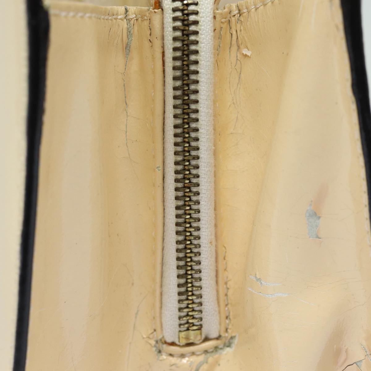 CELINE Chain Shoulder Bag Enamel Beige Gold - 4