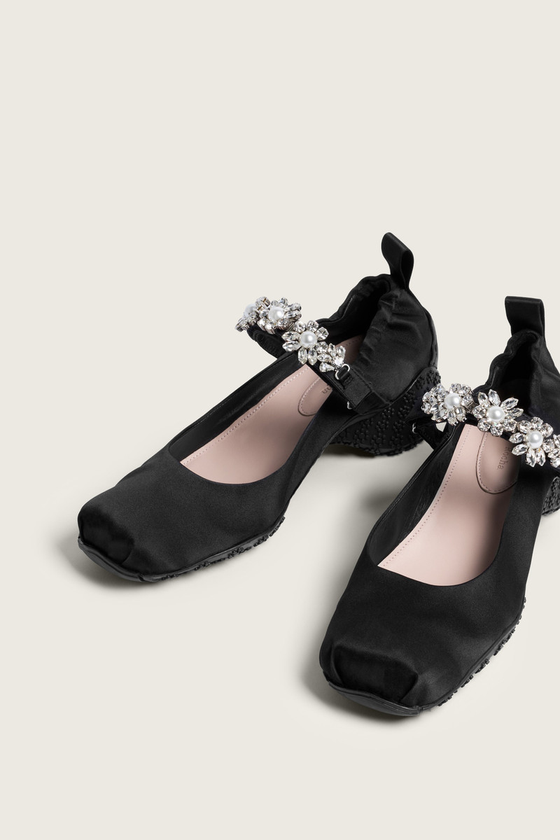 Simone Rocha Turbo Embellished Ballet Runner outlook