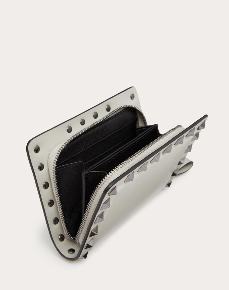 Valentino ROCKSTUD CALFSKIN NECK WALLET outlook