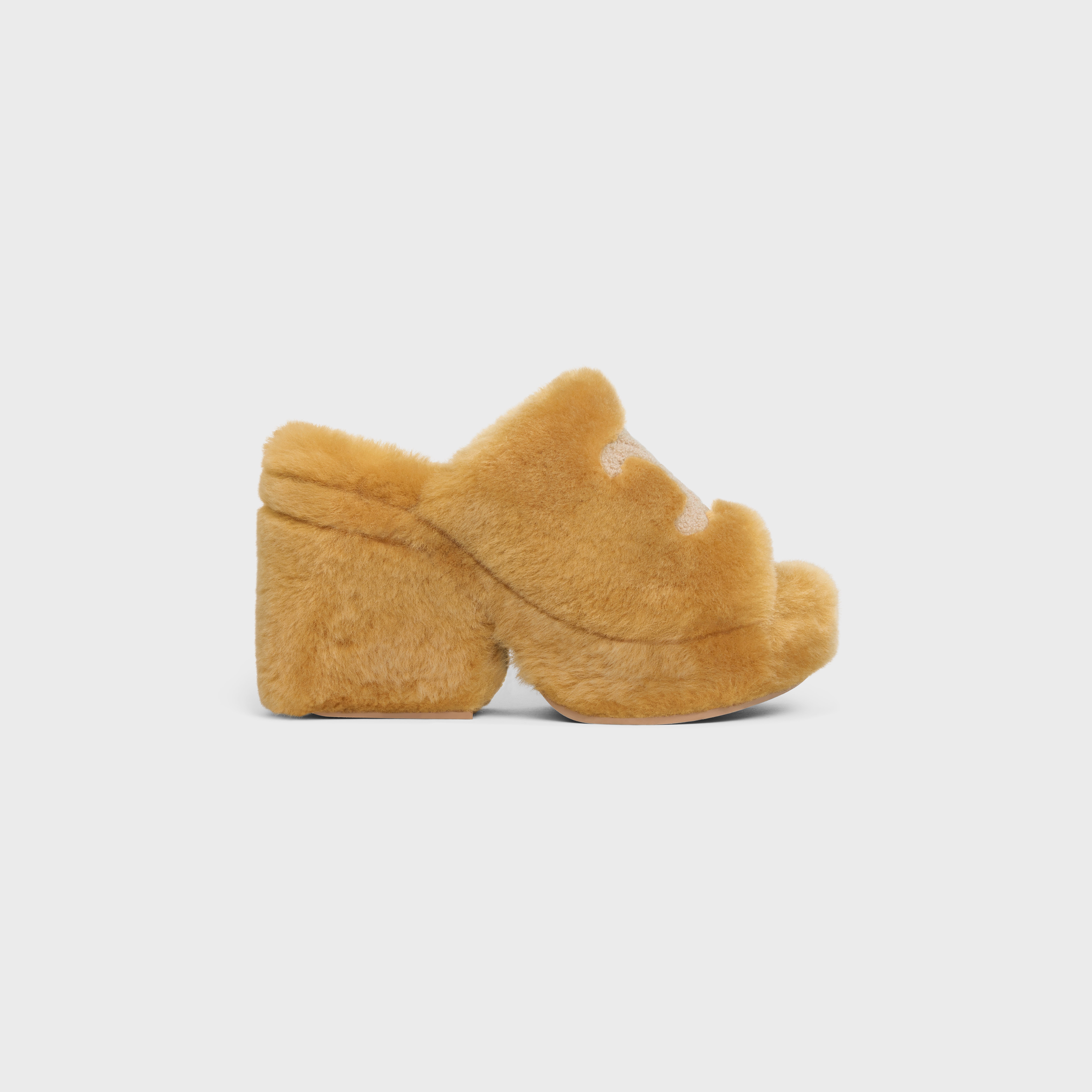 モコモコが可愛すぎる 愛でたい 足長効果 CELINE エレナミュール CELINE CELINE ELENA MULE in SHEARLING | REVERSIBLE