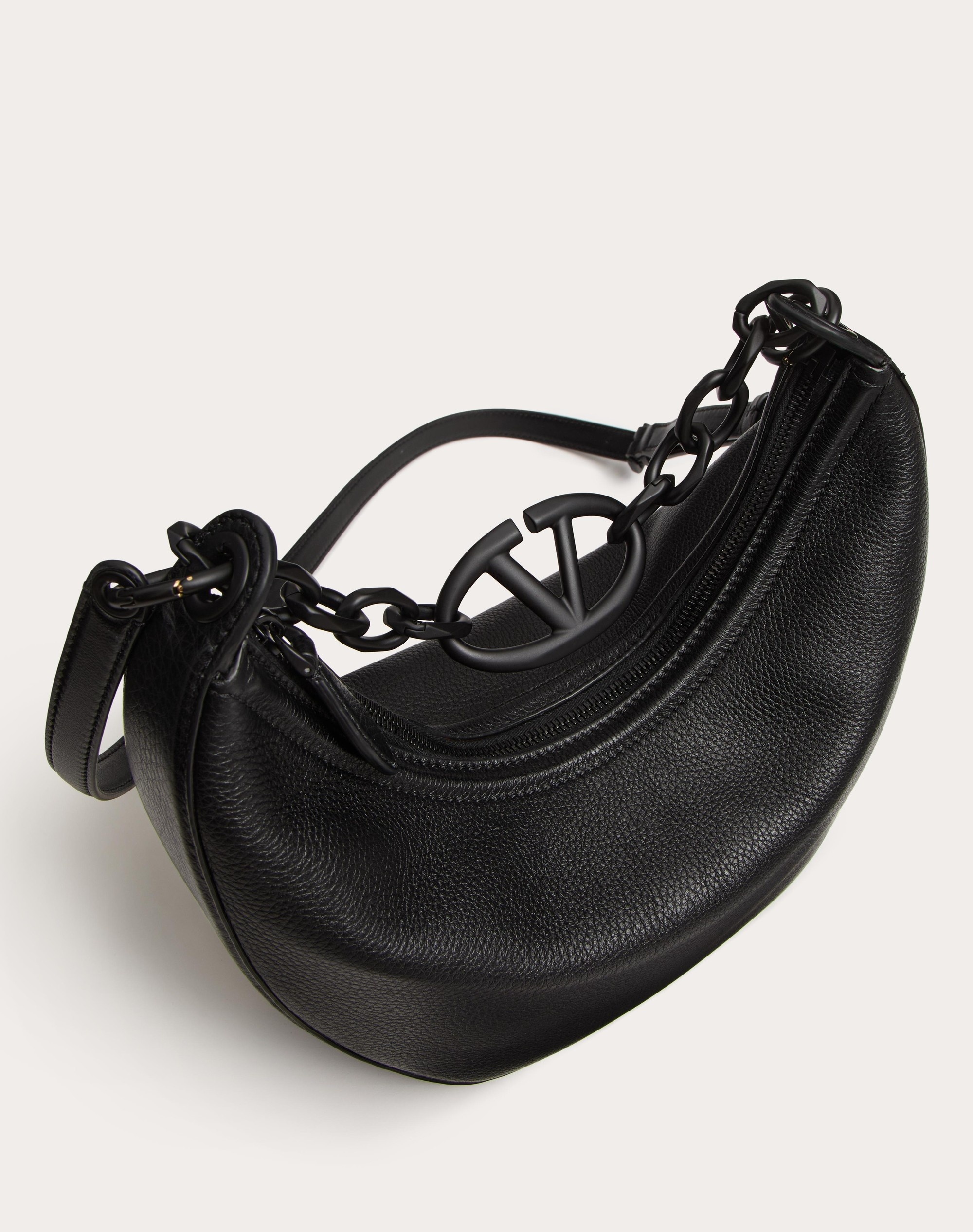 VLOGO MOON SMALL HOBO BAG IN GRAINY CALFSKIN WITH CHAIN - 5