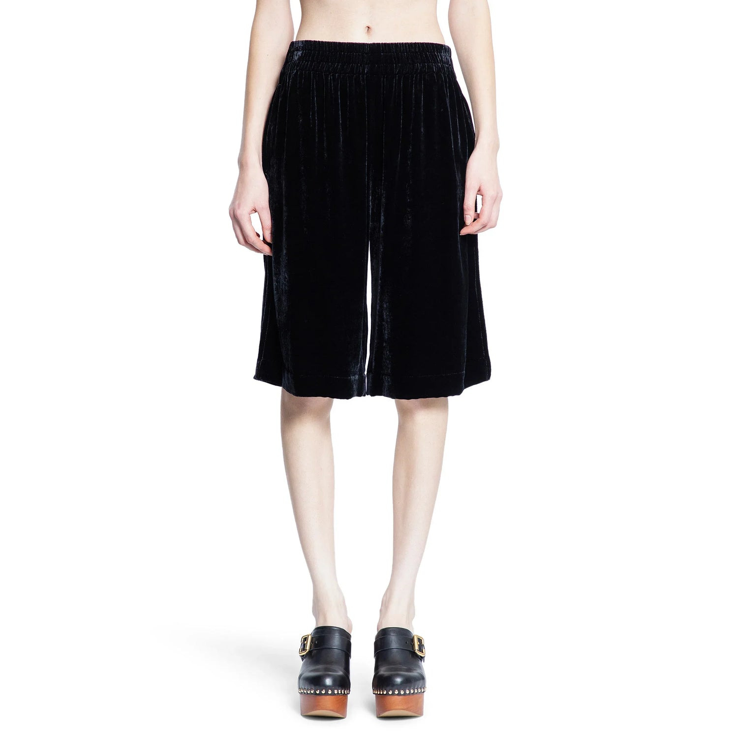 Fluid-Bermuda-Shorts-In-Liquid-Velvet - 6