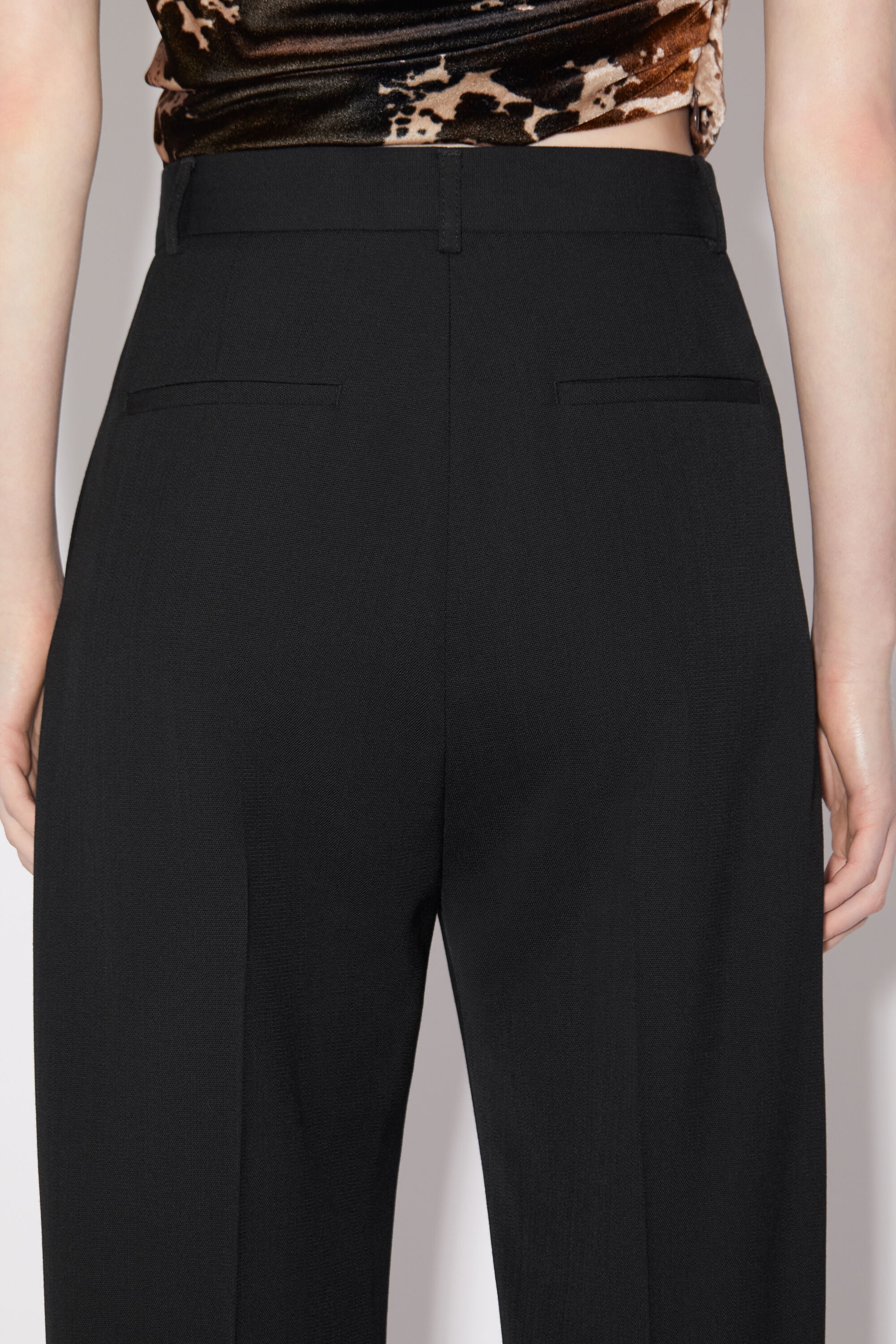 Relaxed tailored trousers - Black - 5