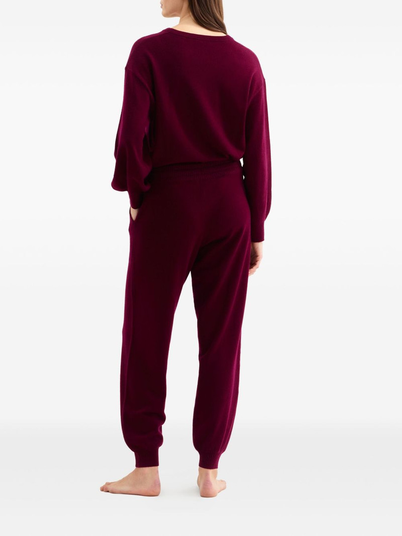 Famous sweater 3