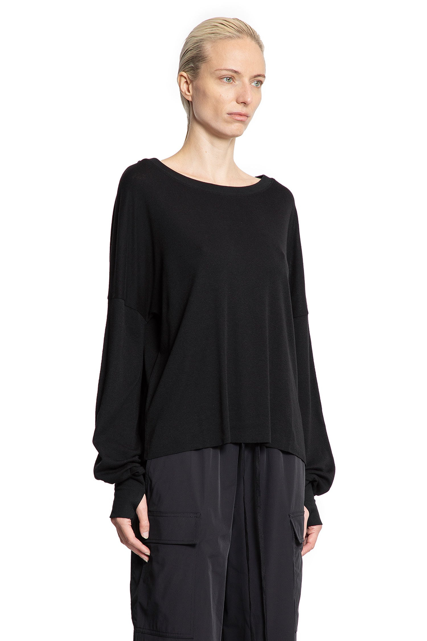 Long-Sleeve-Top-With-Hand-Gaiters - 2