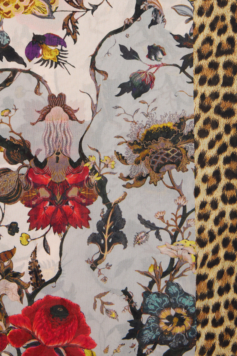 Roberto Cavalli Silk Stole with Florentine Flowers Print outlook