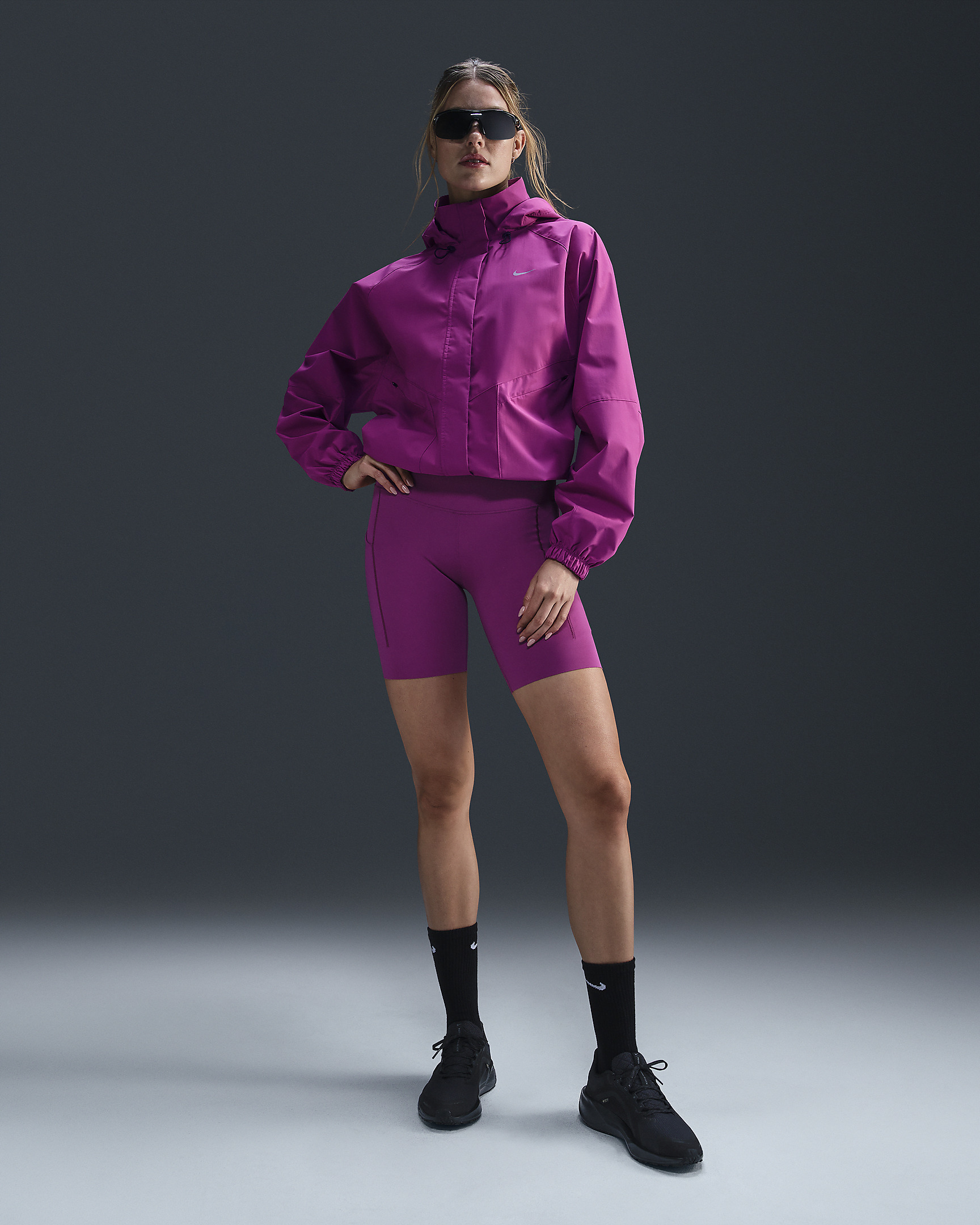 Nike Storm Fit Swift フード付きジャケット ピンク Nike Women's Storm-FIT Swift Running Jacket – Heartbreak