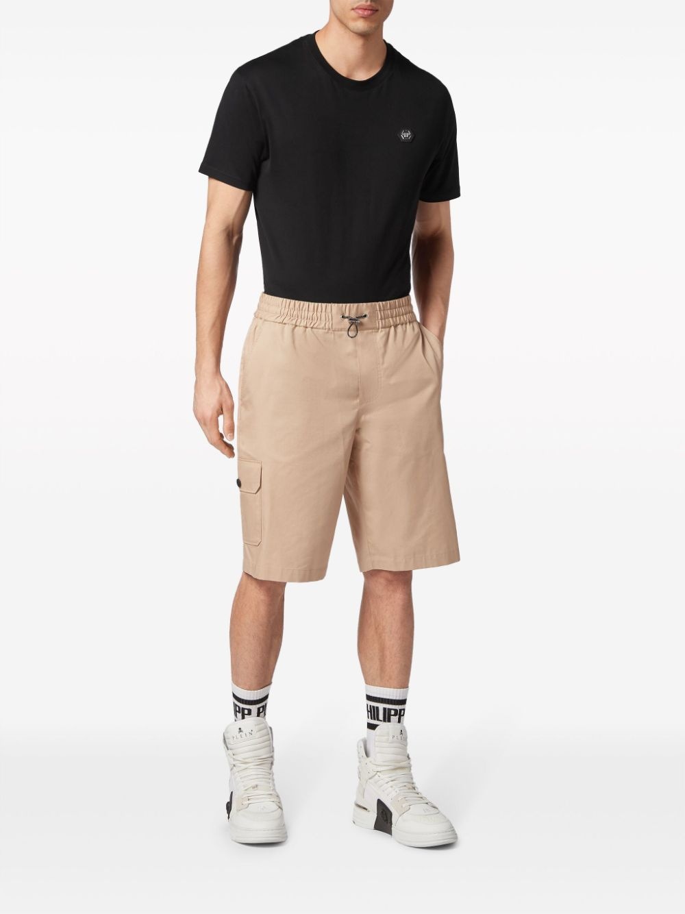 toggle-fastened cargo shorts - 2