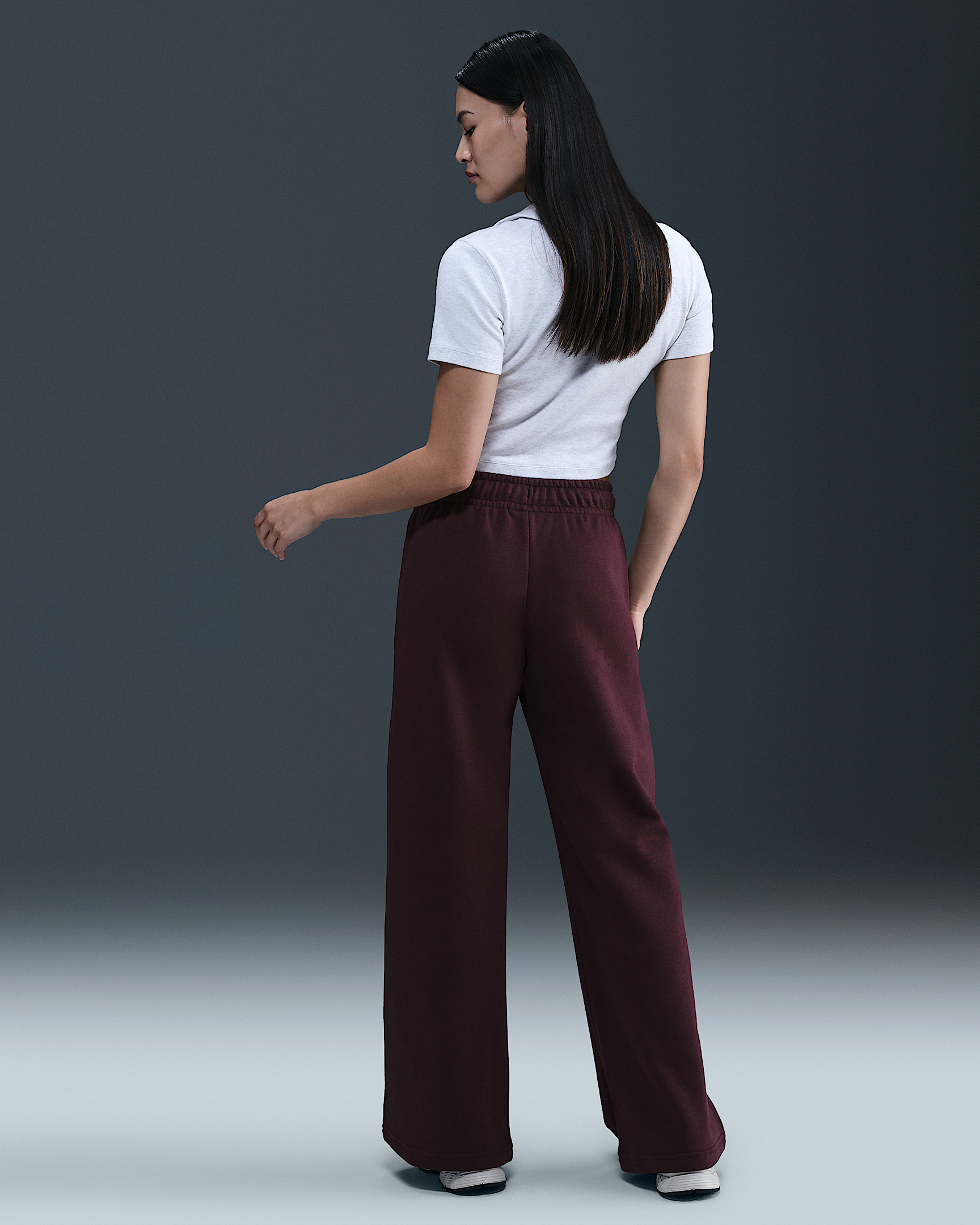 Nike Sportswear Club Fleece Women's Mid-Rise Wide-Leg Pants - 4