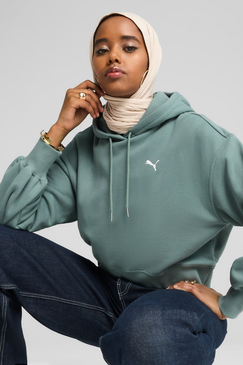 PUMA Wardrobe Essentials Women's Relaxed Cropped Hoodie outlook