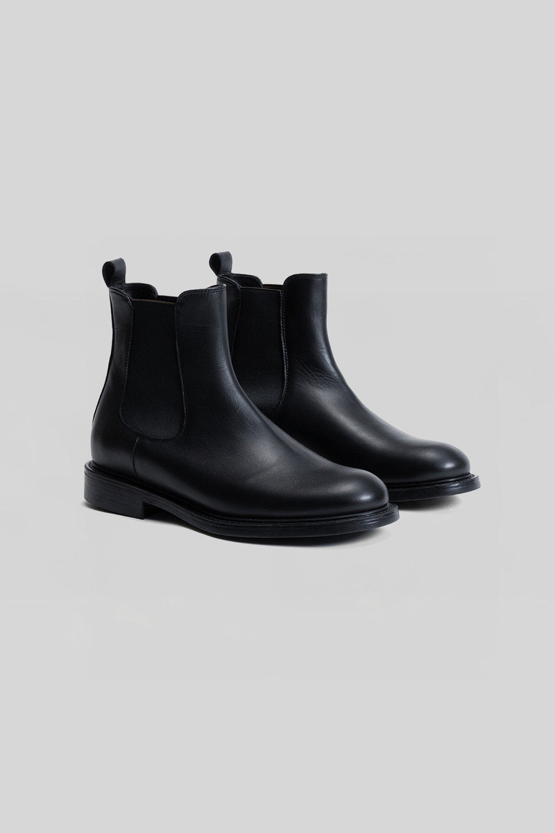 ROBERT BARAKETT Nolan Chelsea Boot outlook