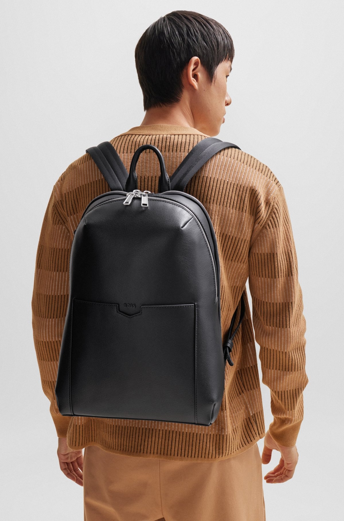 LEATHER BACKPACK WITH DETACHABLE INNER POUCH - 4