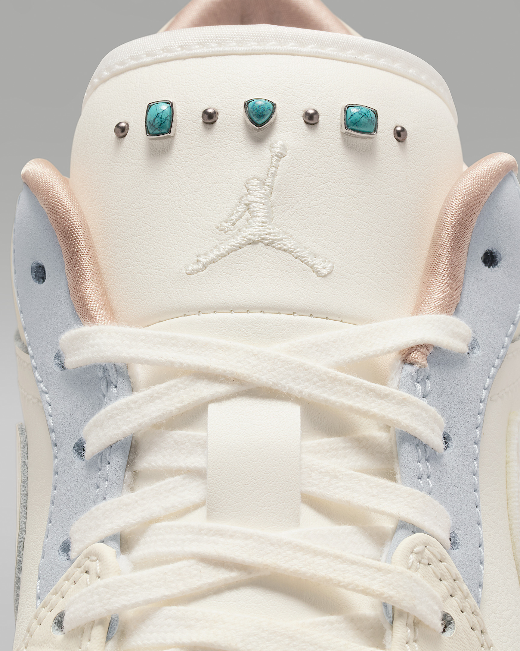 Air Jordan 1 Low Women's Shoes - 9