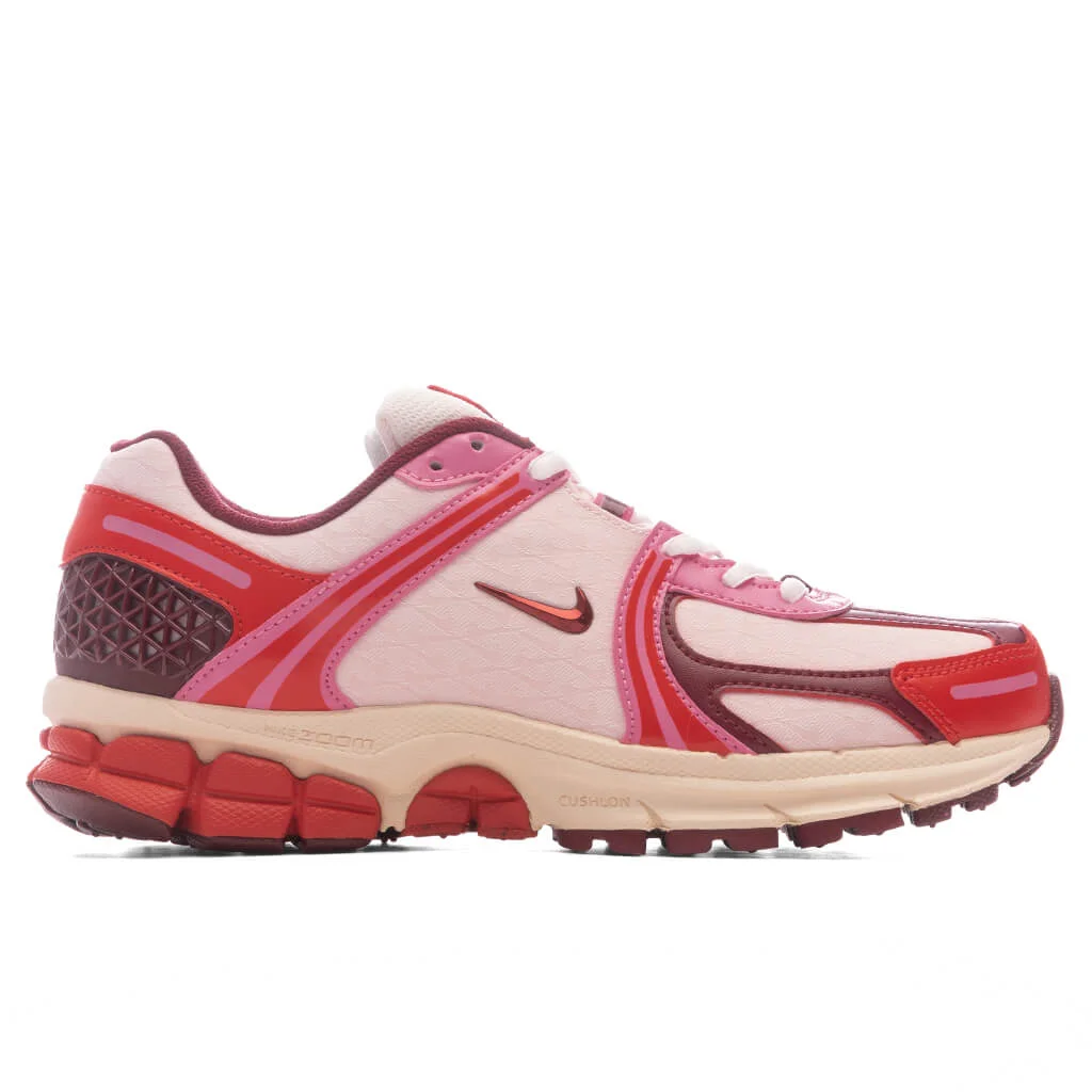 WOMEN'S ZOOM VOMERO 5 - LIGHT SOFT PINK/LIGHT CRIMSON/TEAM RED - 1