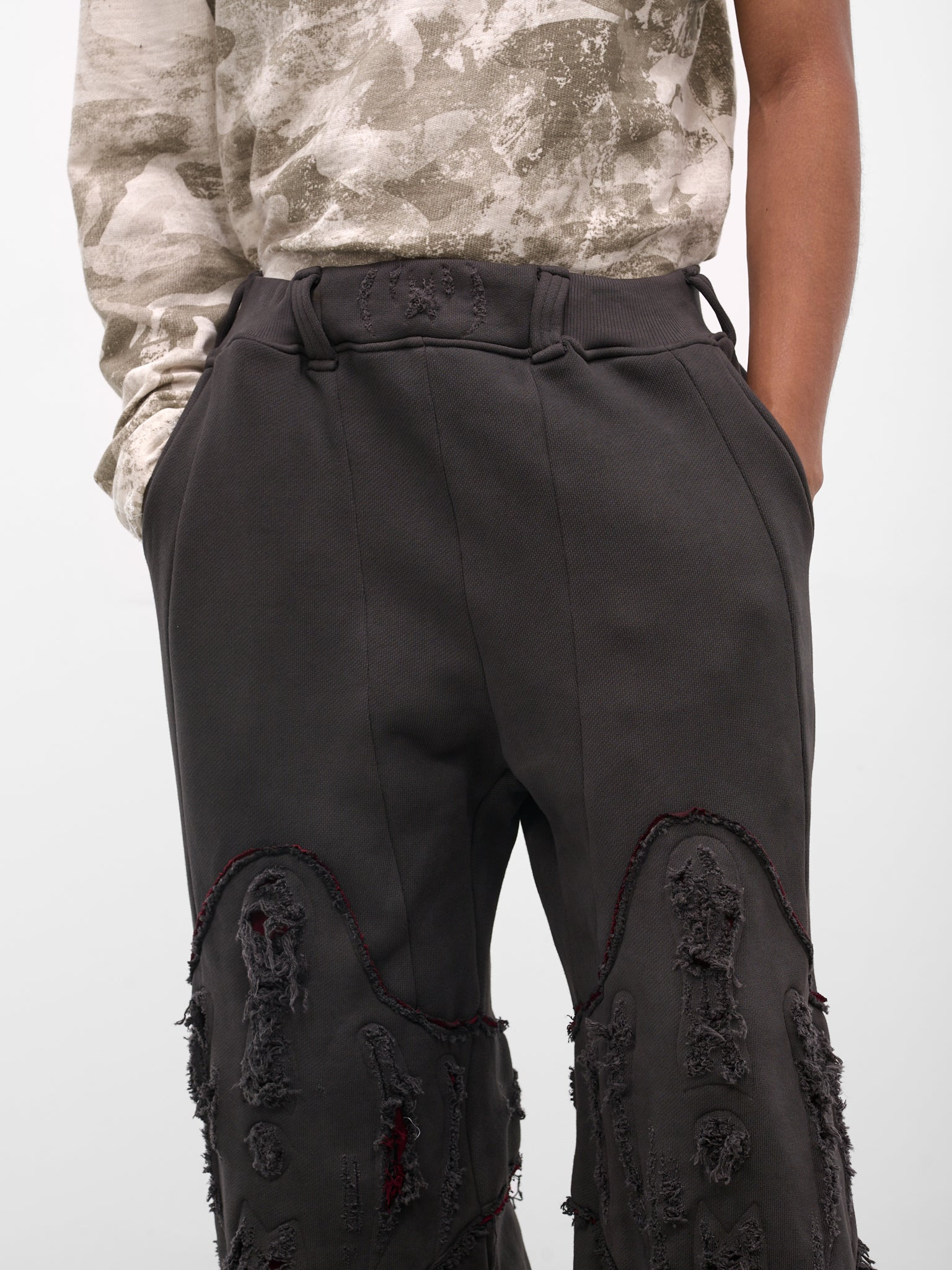 Black Apex Graphic Distressed Sweatpants - 4