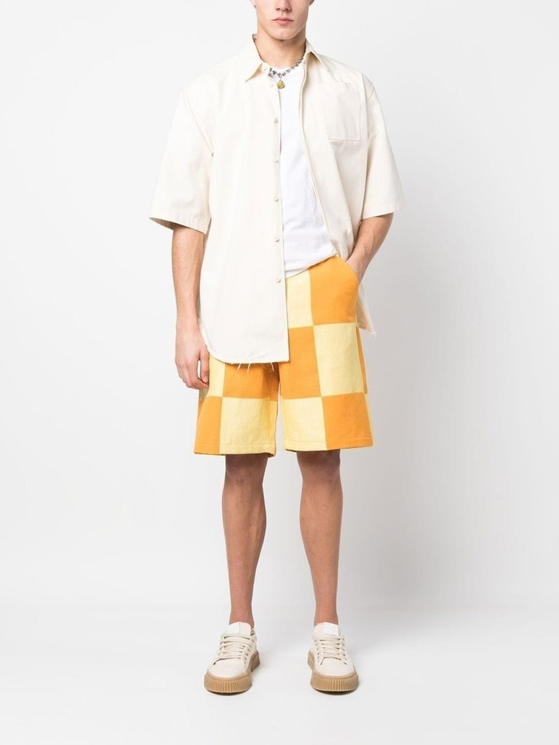 JACQUEMUS checkerboard-print knee-length shorts outlook
