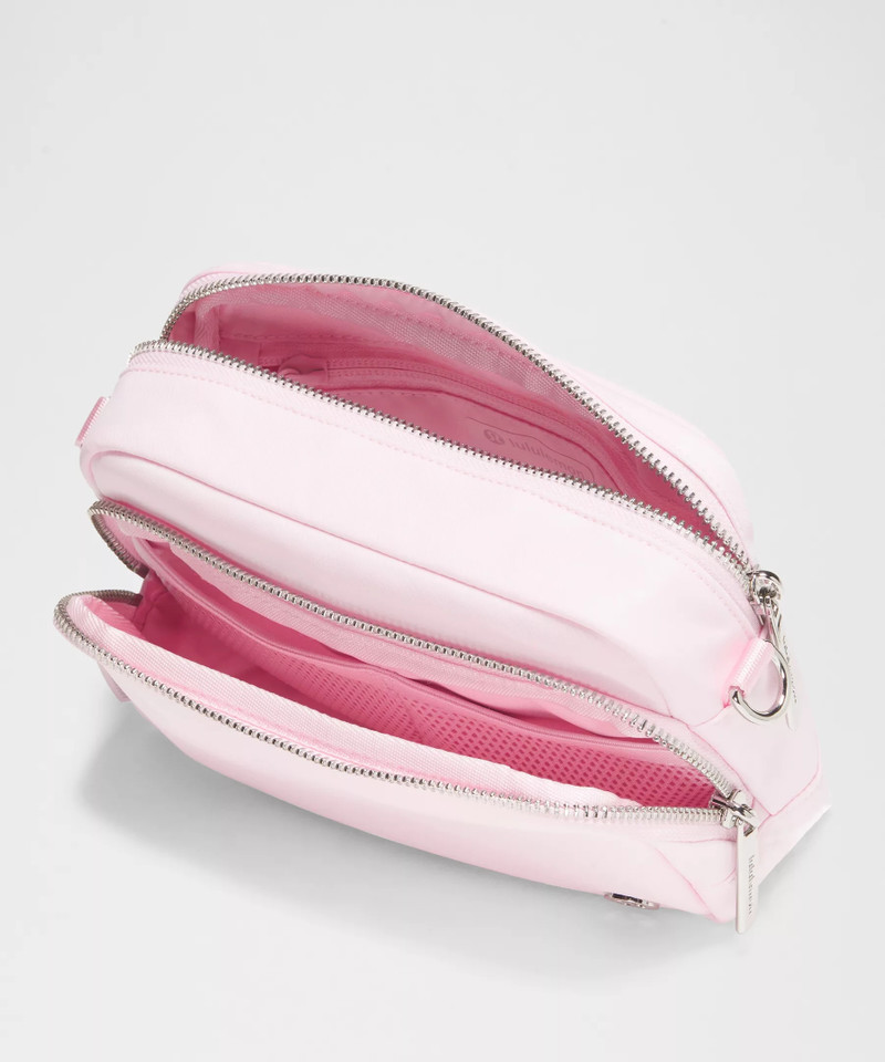 Everywhere Crossbody Bag 2L *Metal Hardware 3