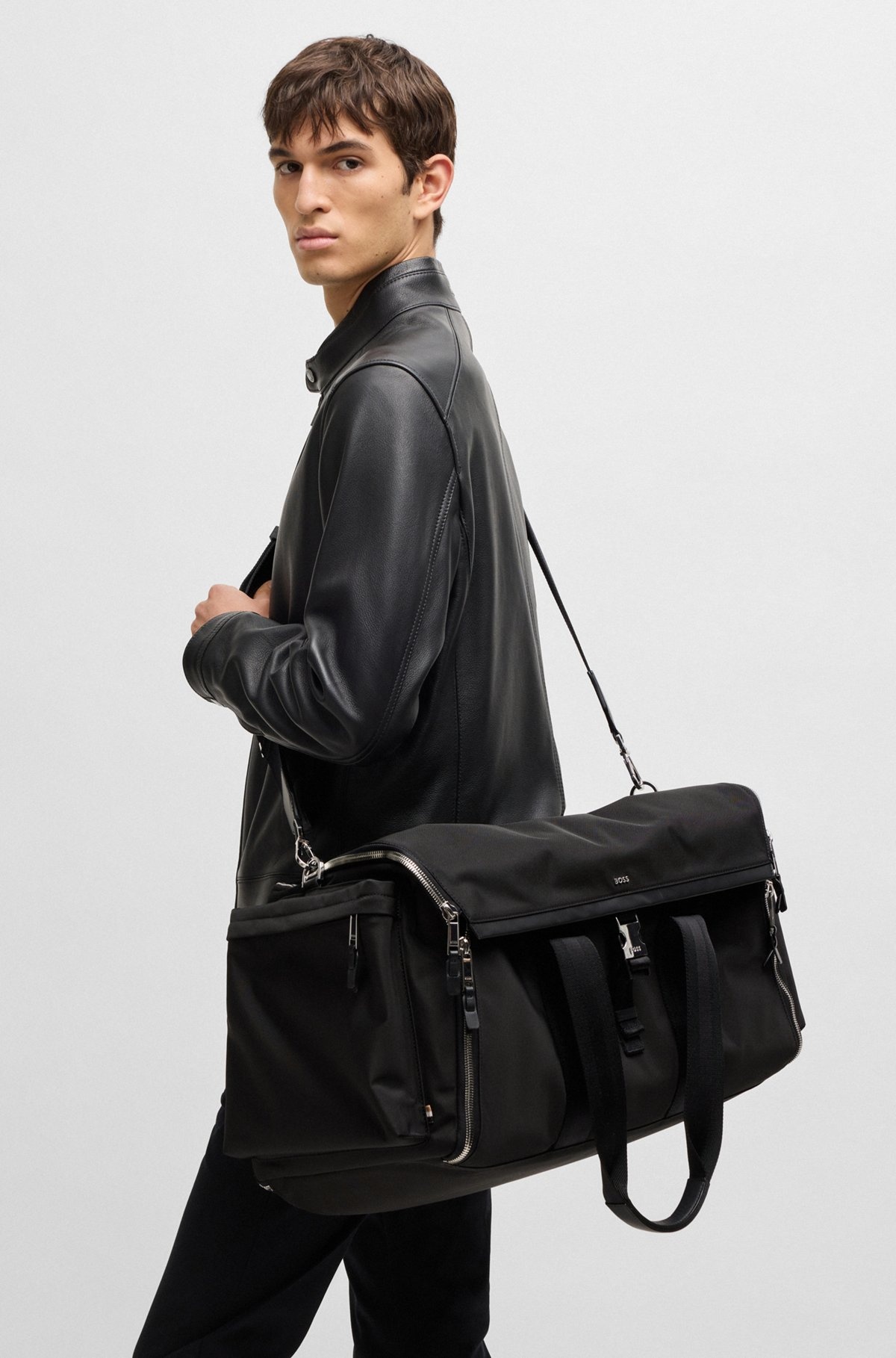 HOLDALL WITH ZIPPED SUIT COMPARTMENT - 4