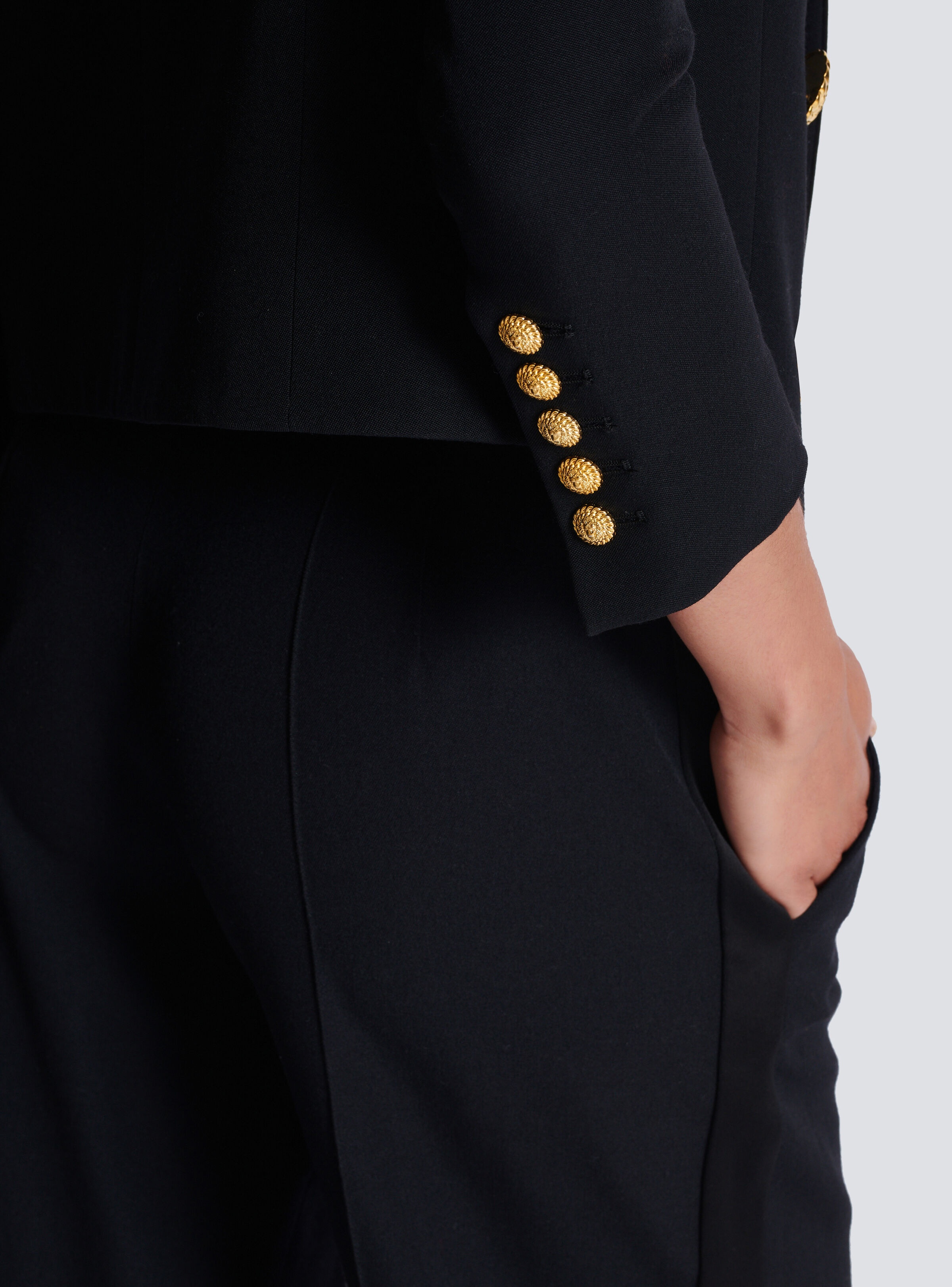 Cropped grain de poudre edge-to-edge jacket with 6 buttons - 8