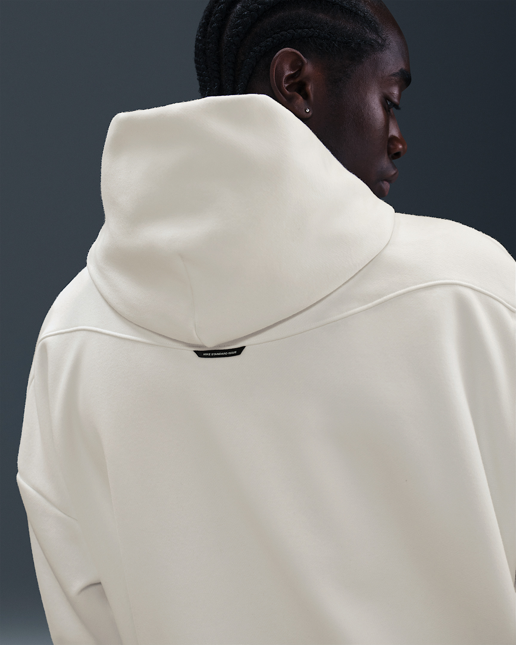 Nike Standard Issue Men's Therma-FIT Brushed Basketball Pullover Hoodie - 2
