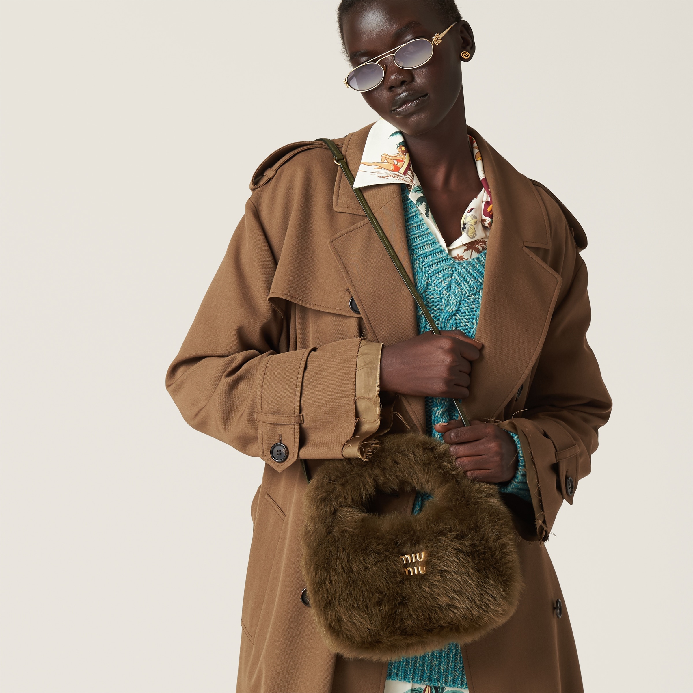 Wander shearling hobo bag with leather details - 4