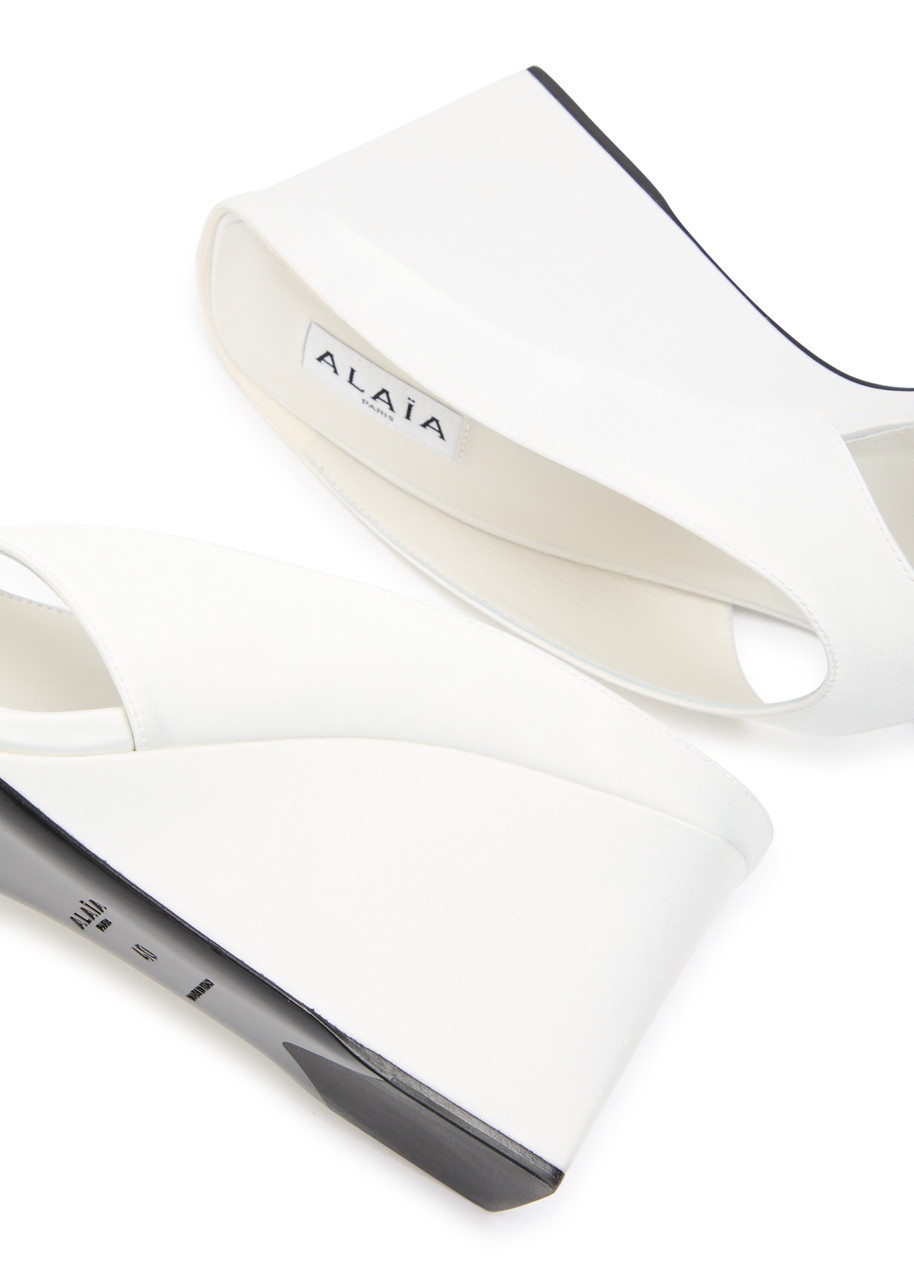 Alaïa Cube 75 Satin Thong Wedge Mules - 4