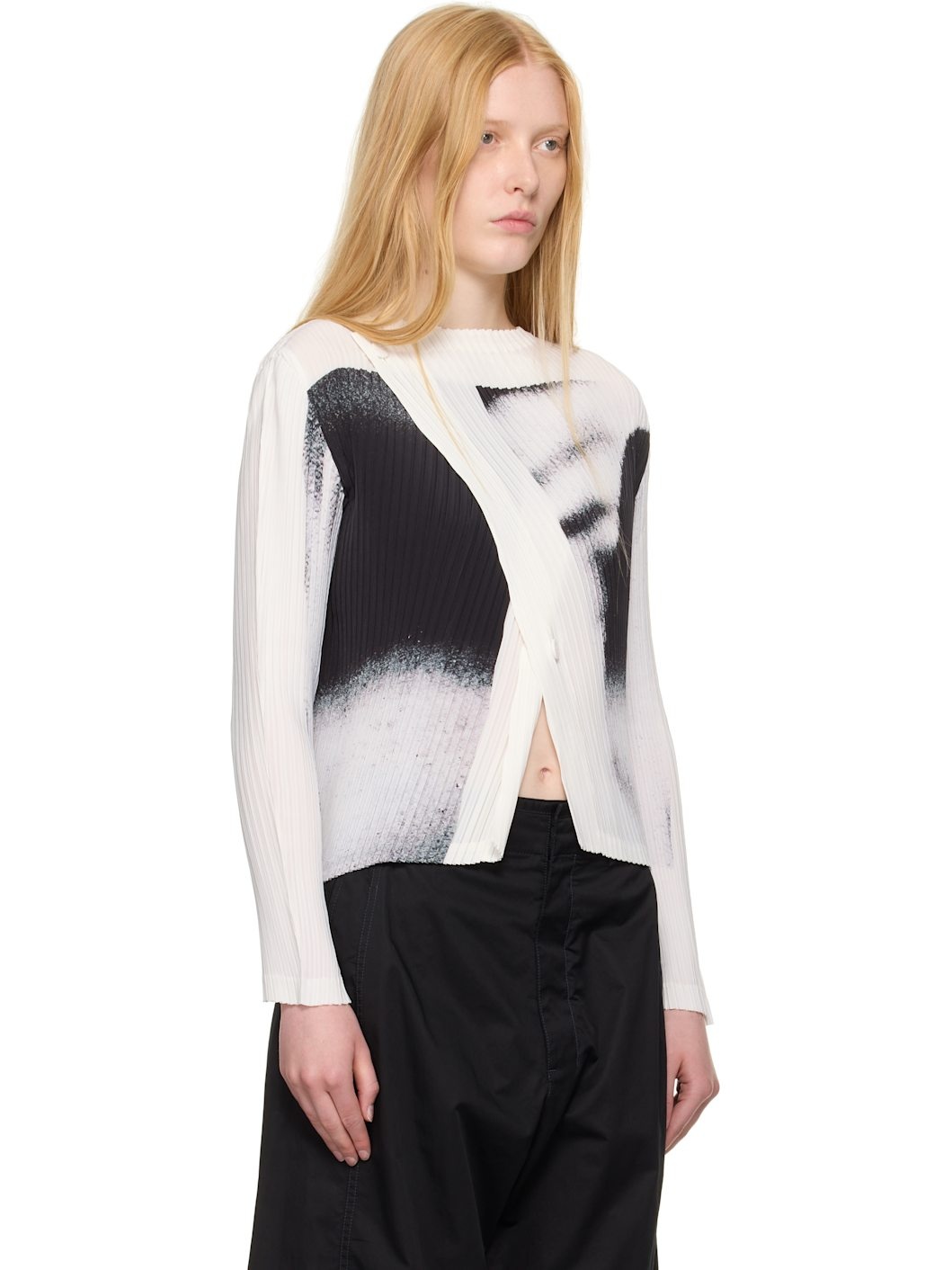 White & Black May Shadow Study Pleats Cardigan - 2