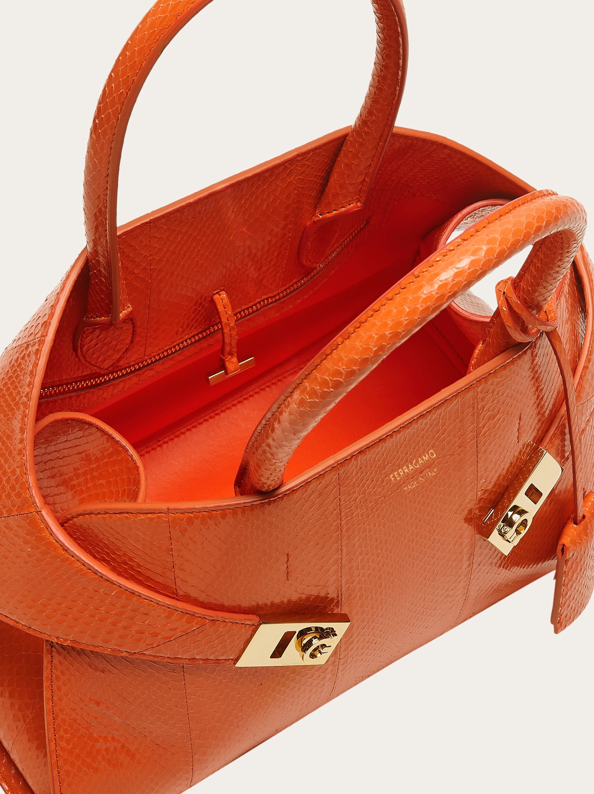 Hug bicolor handbag (S) - 6