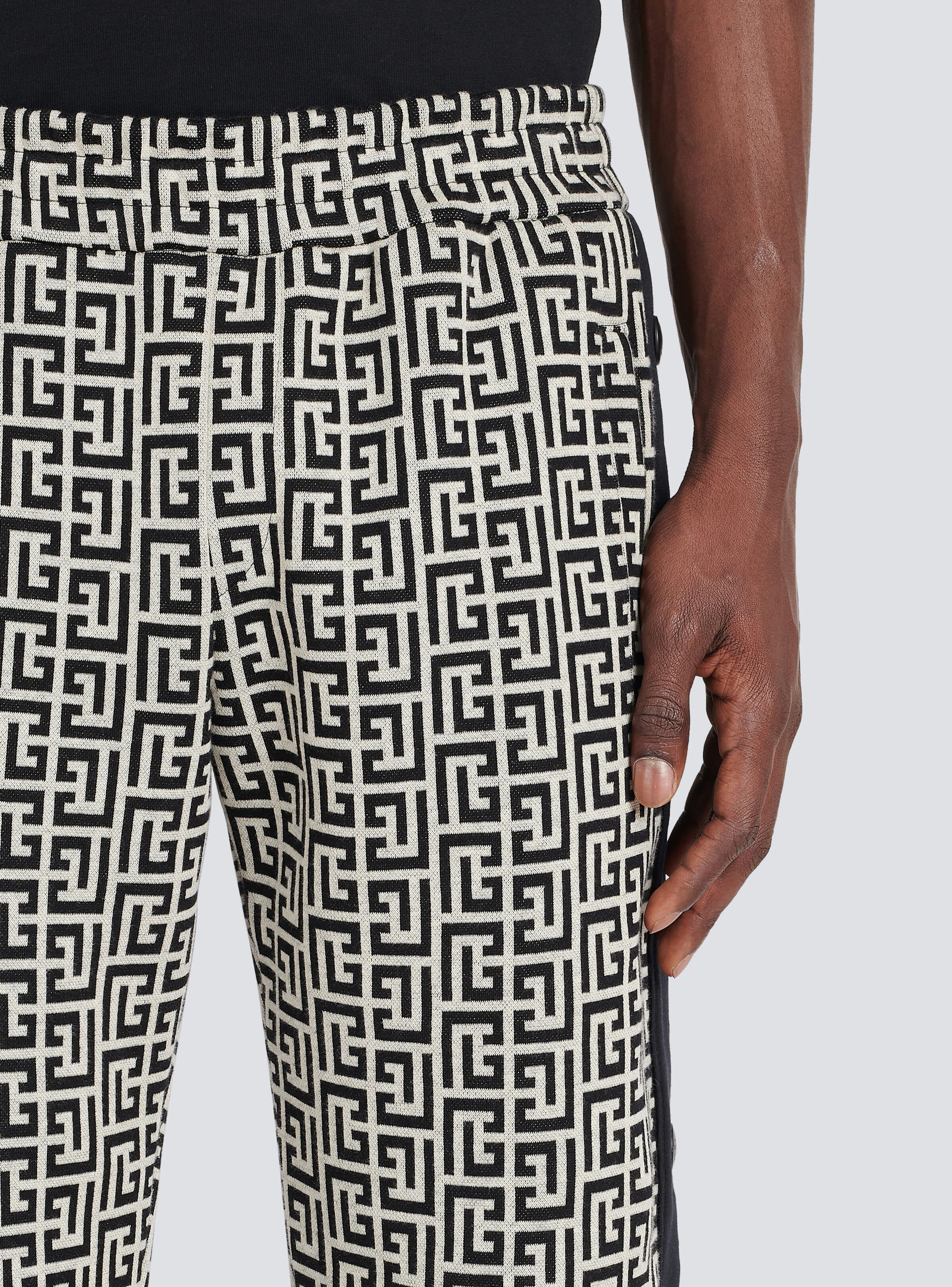 Wide-legged pyjama pants with Balmain monogram and snap buttons - 7