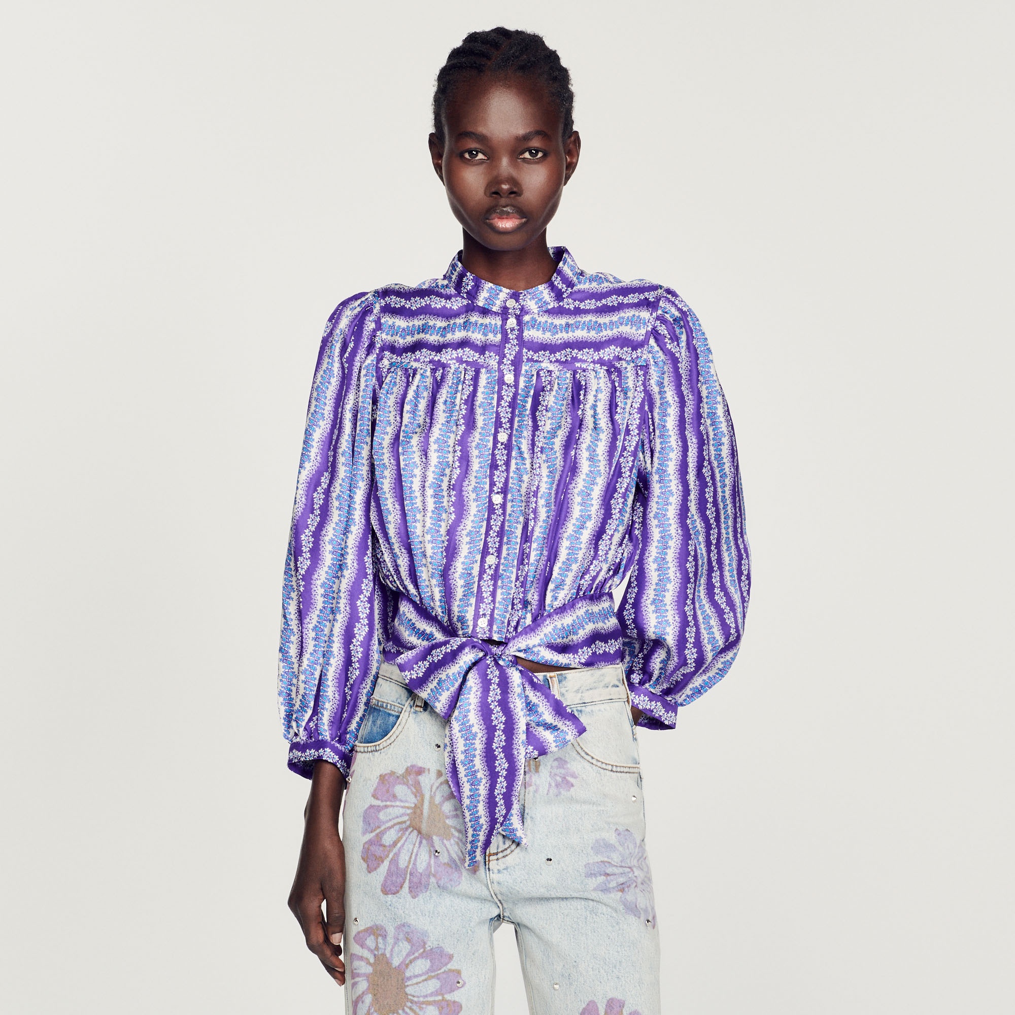 Cropped silk shirt with a floral print - 5